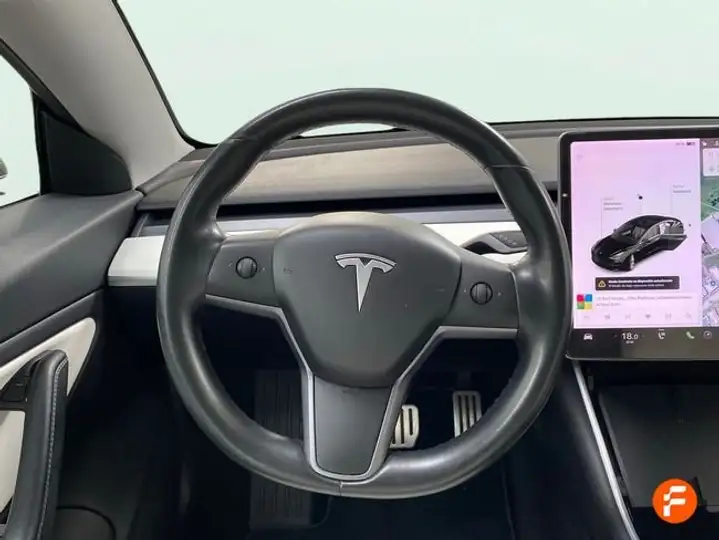 Tesla Model 3 2019, foto 16