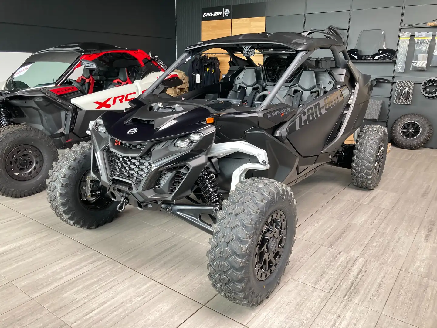 Can-Am Maverick R X RS // IN STOCK, DIRECT LEVERBAAR! Negru - 1