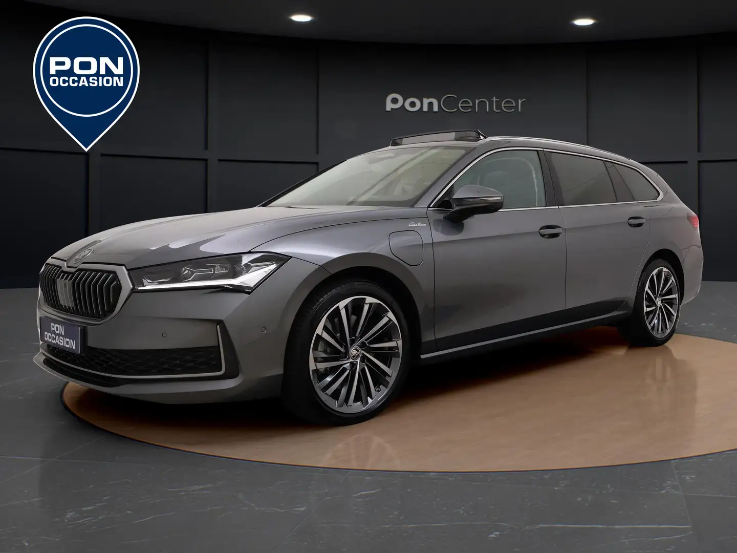 Skoda Superb 1.5 TSI 204 PK DSG PHEV Laurin & Klement | Pano. D Grijs - 1