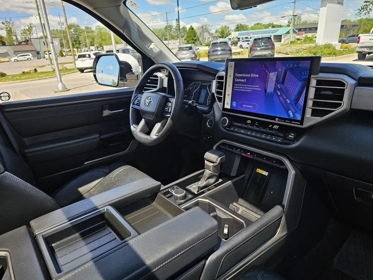Toyota Tundra снимка Toyota Tundra