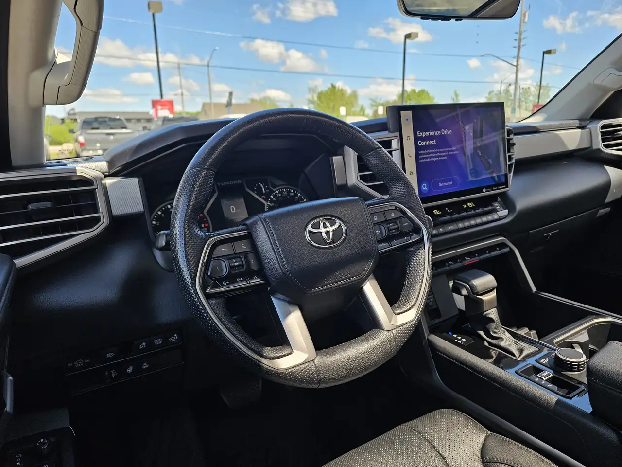 Toyota Tundra снимка Toyota Tundra