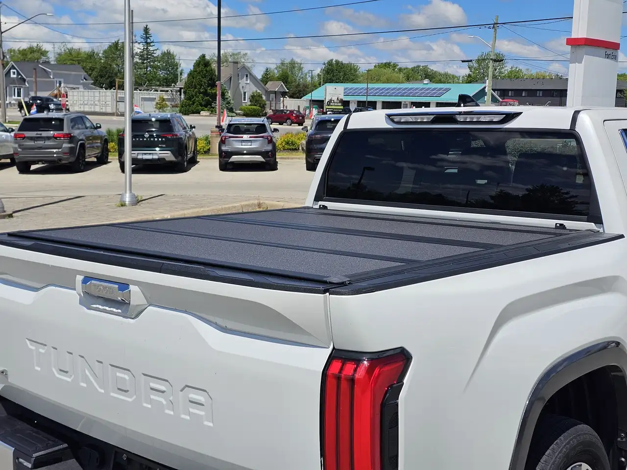 Toyota Tundra снимка Toyota Tundra