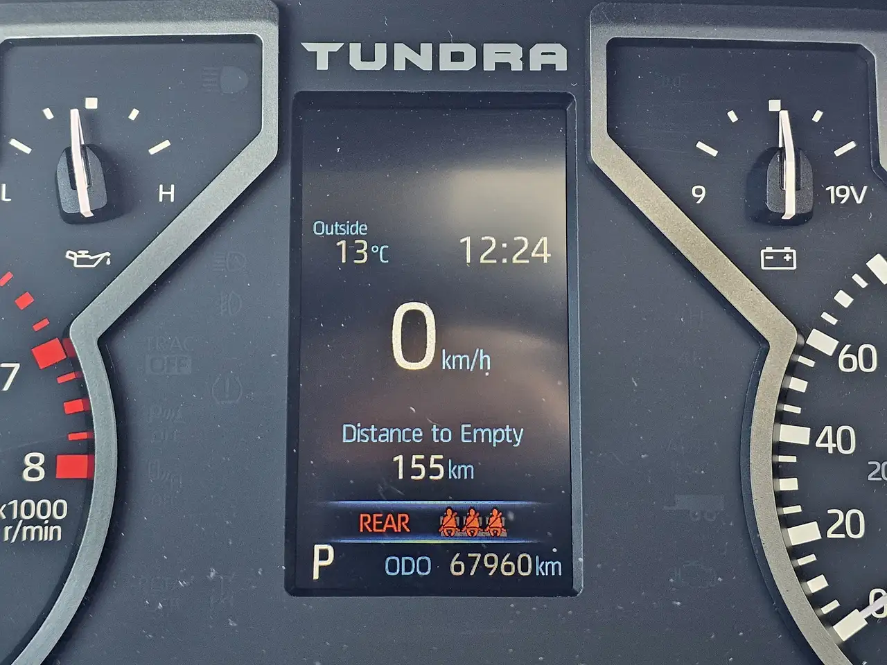Toyota Tundra снимка Toyota Tundra