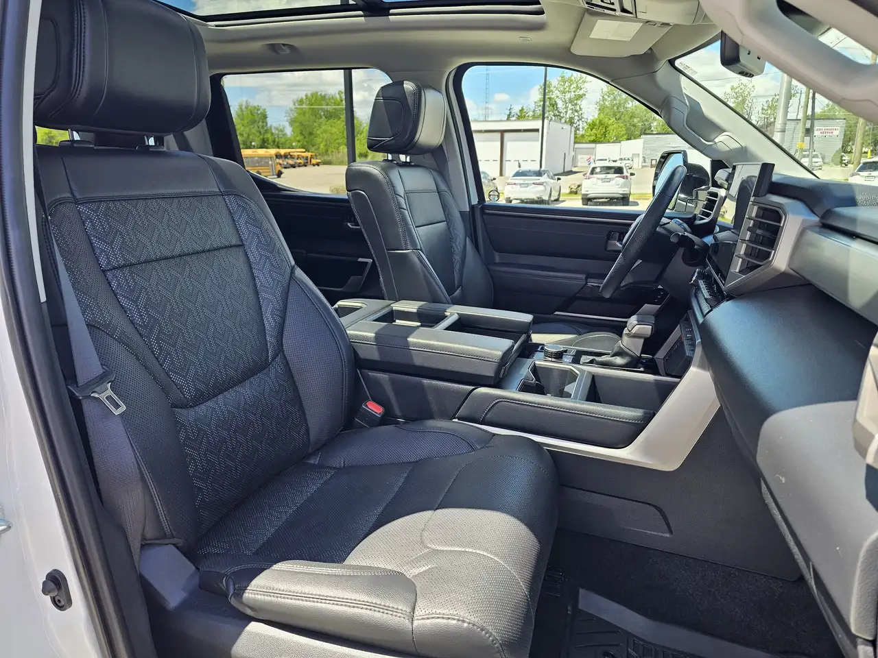 Toyota Tundra снимка Toyota Tundra