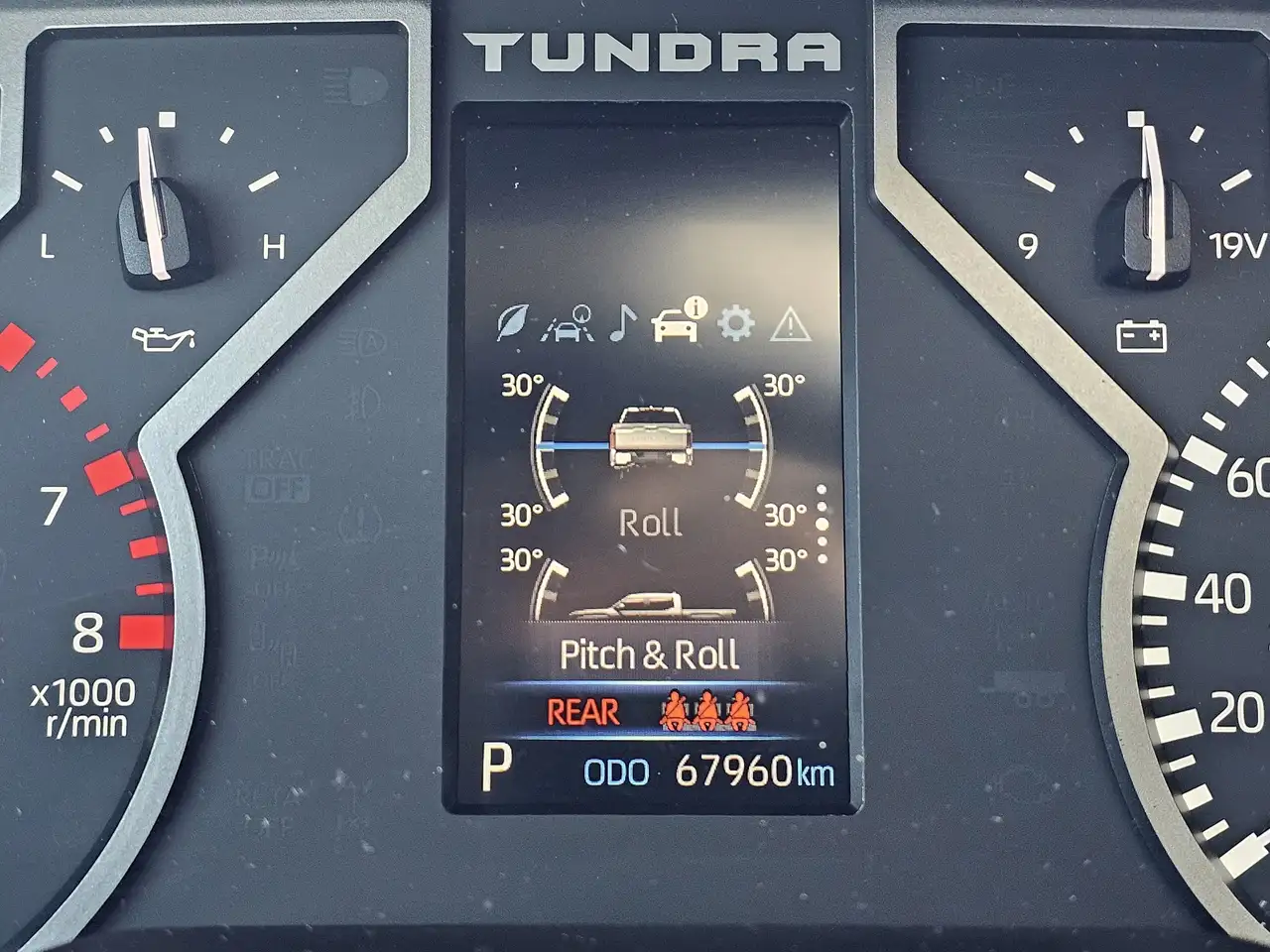 Toyota Tundra снимка Toyota Tundra