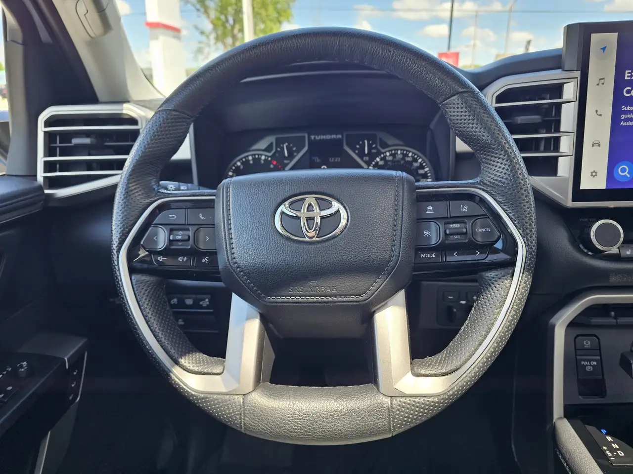 Toyota Tundra снимка Toyota Tundra