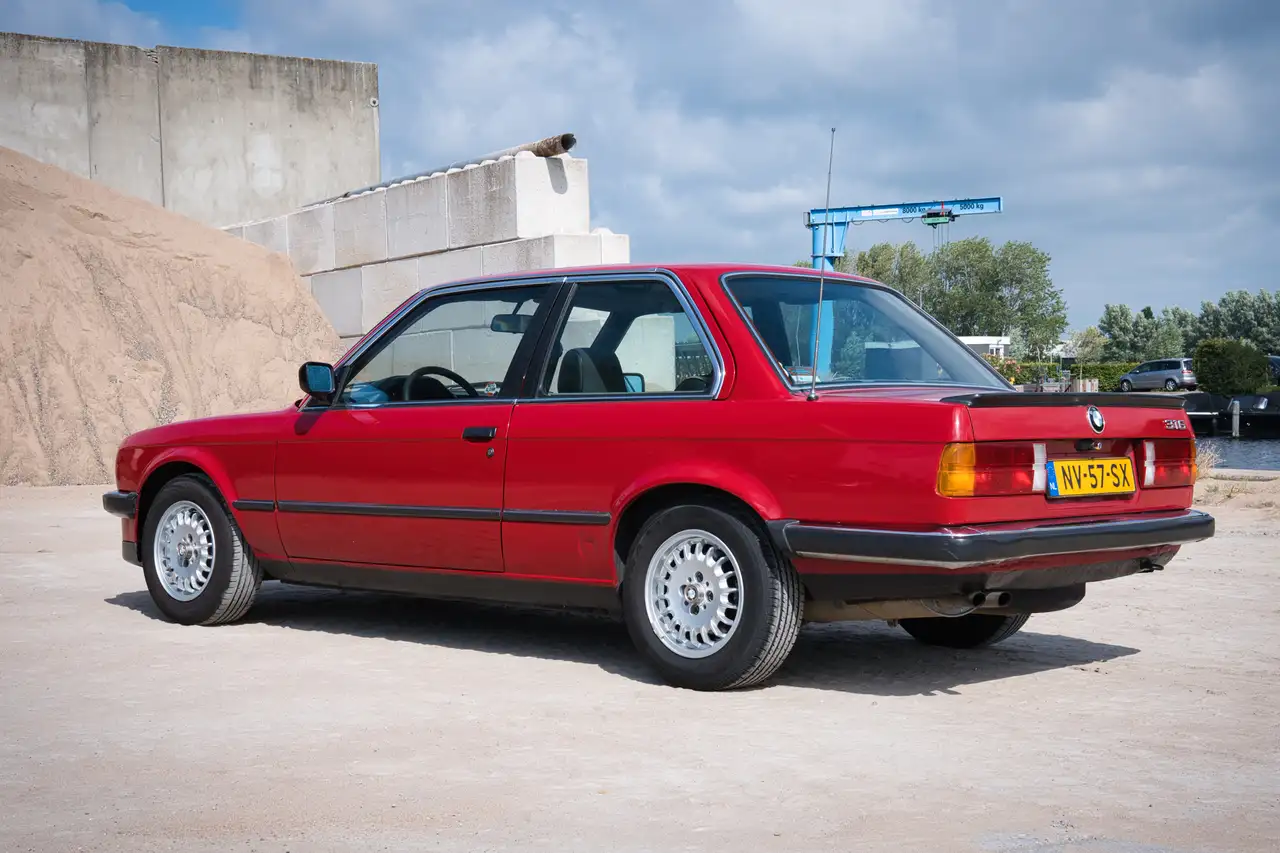 BMW 325i, foto 8