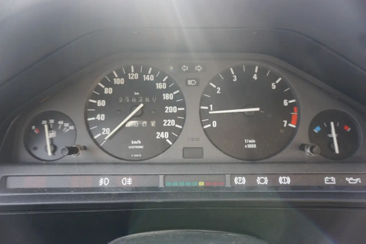 BMW 325i, foto 11