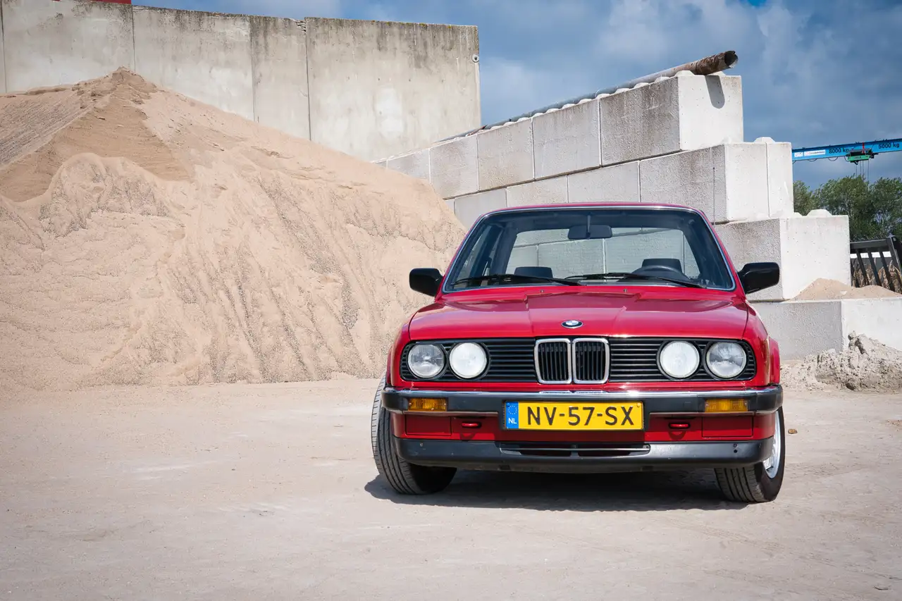 BMW 325i, foto 2