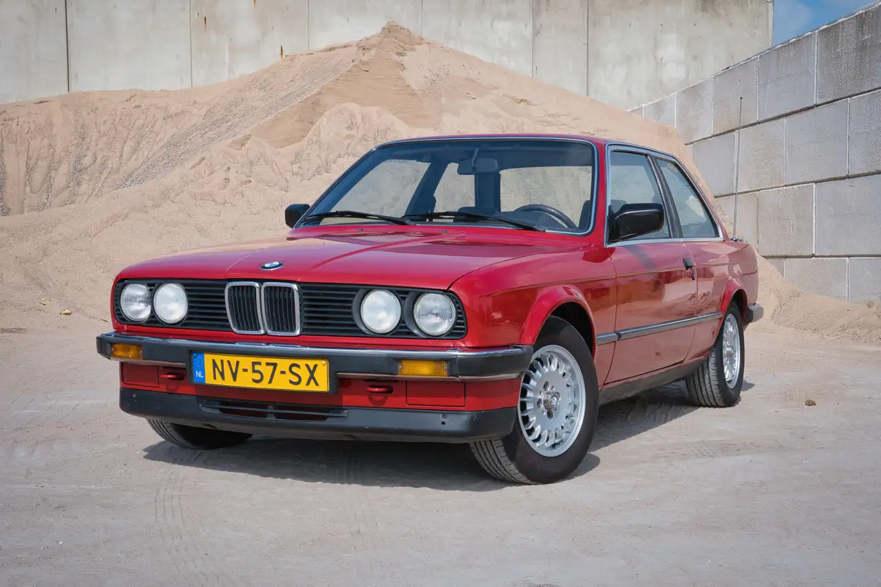 BMW 325i, foto 1