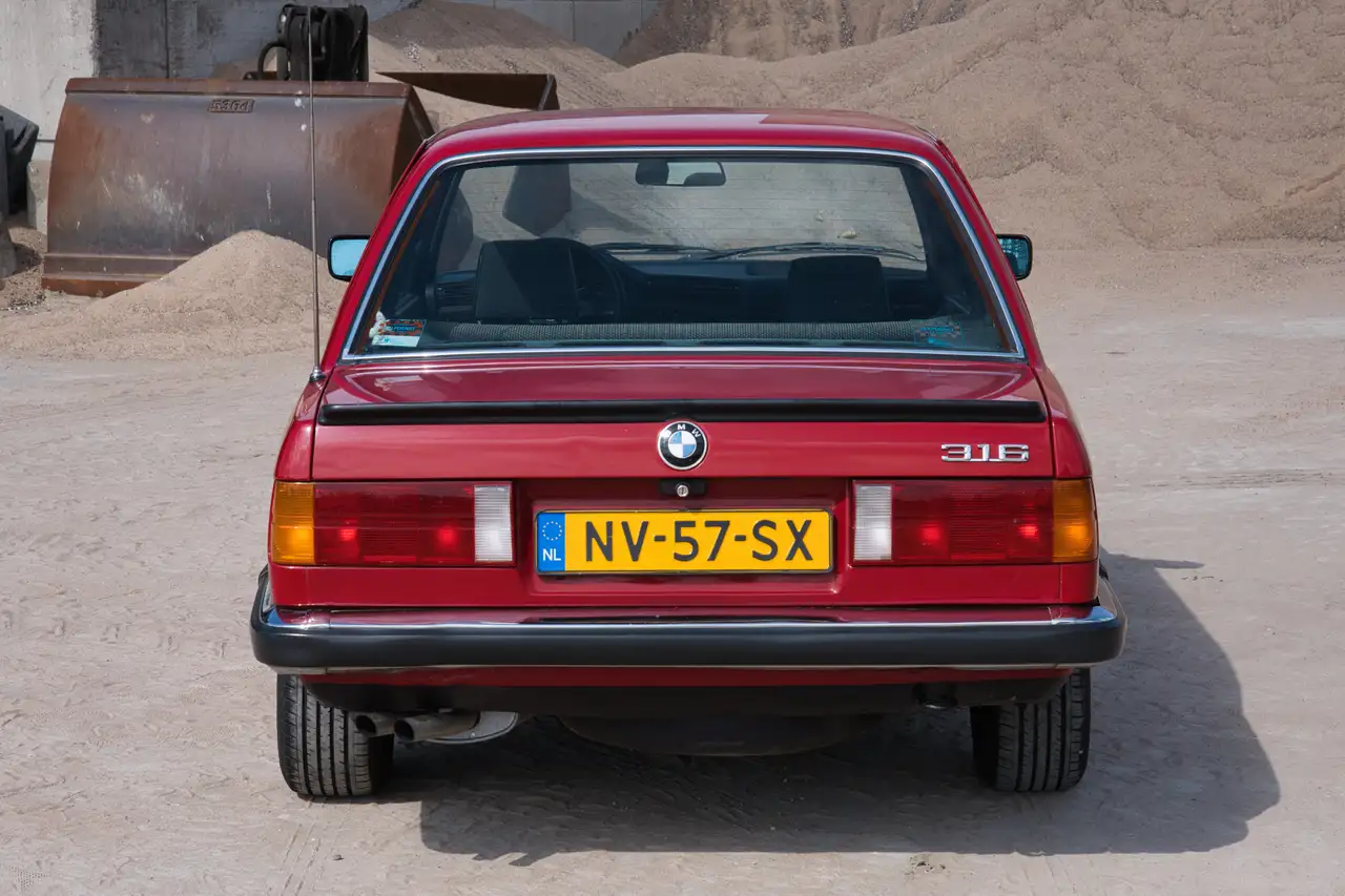 BMW 325i, foto 6
