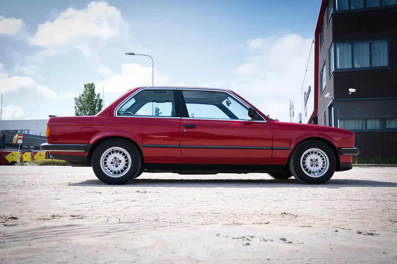 BMW 325i, foto 4
