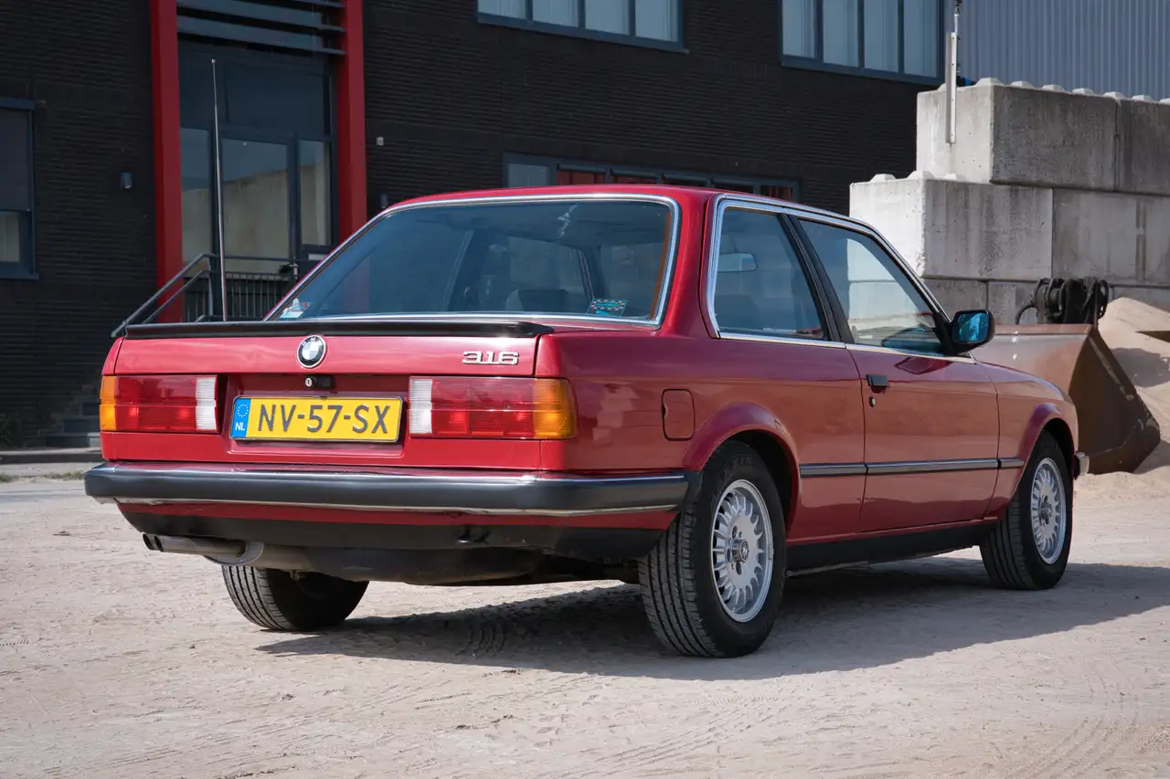 BMW 325i, foto 5