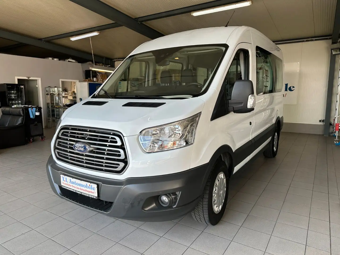 Ford Transit 9. Sitzer Rollstuhlrampe Klima 1.Hand Weiß - 1