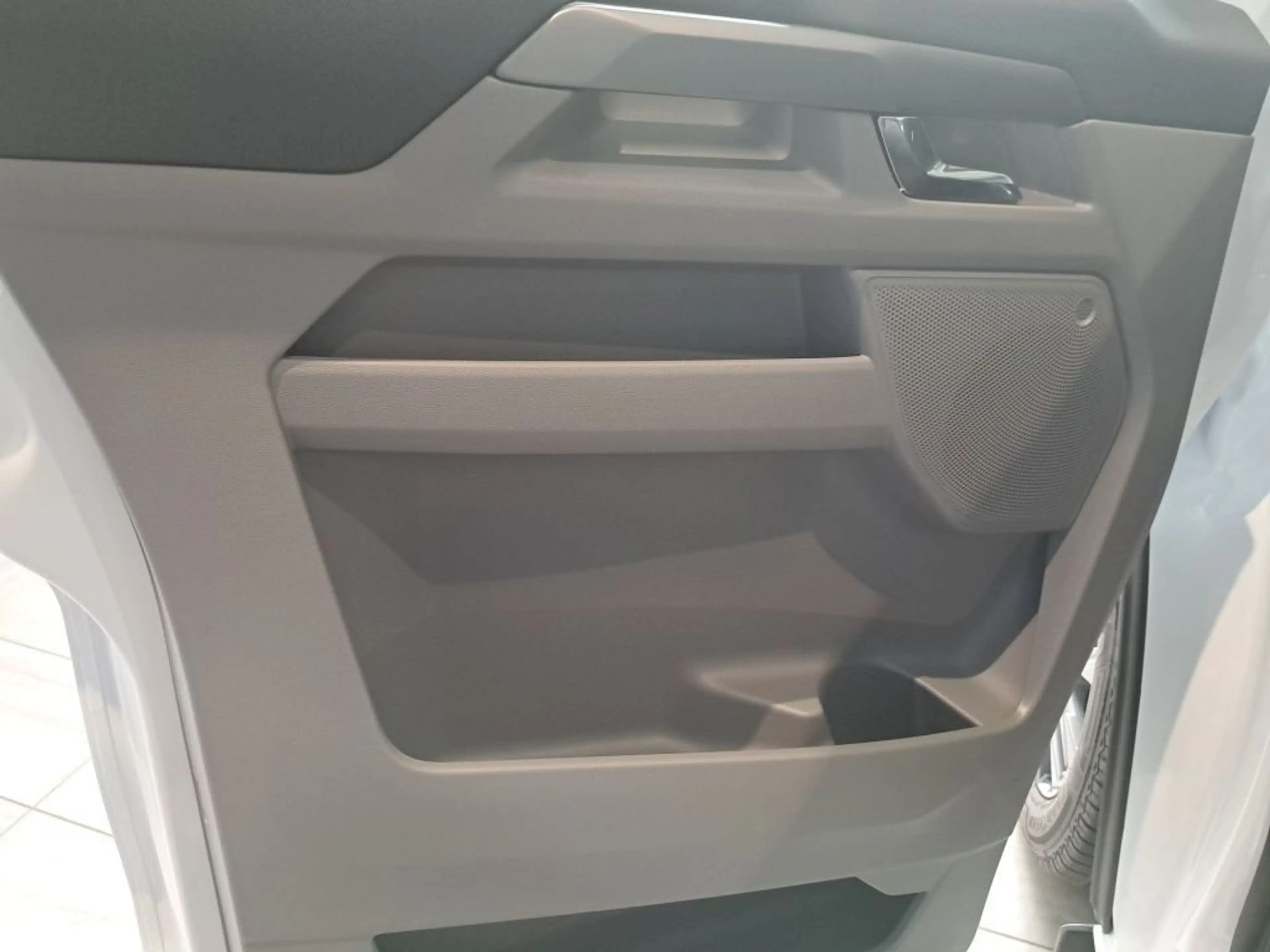 Ford Nugget Nugget 320 L1 VA Autm. Titanium — photo 10