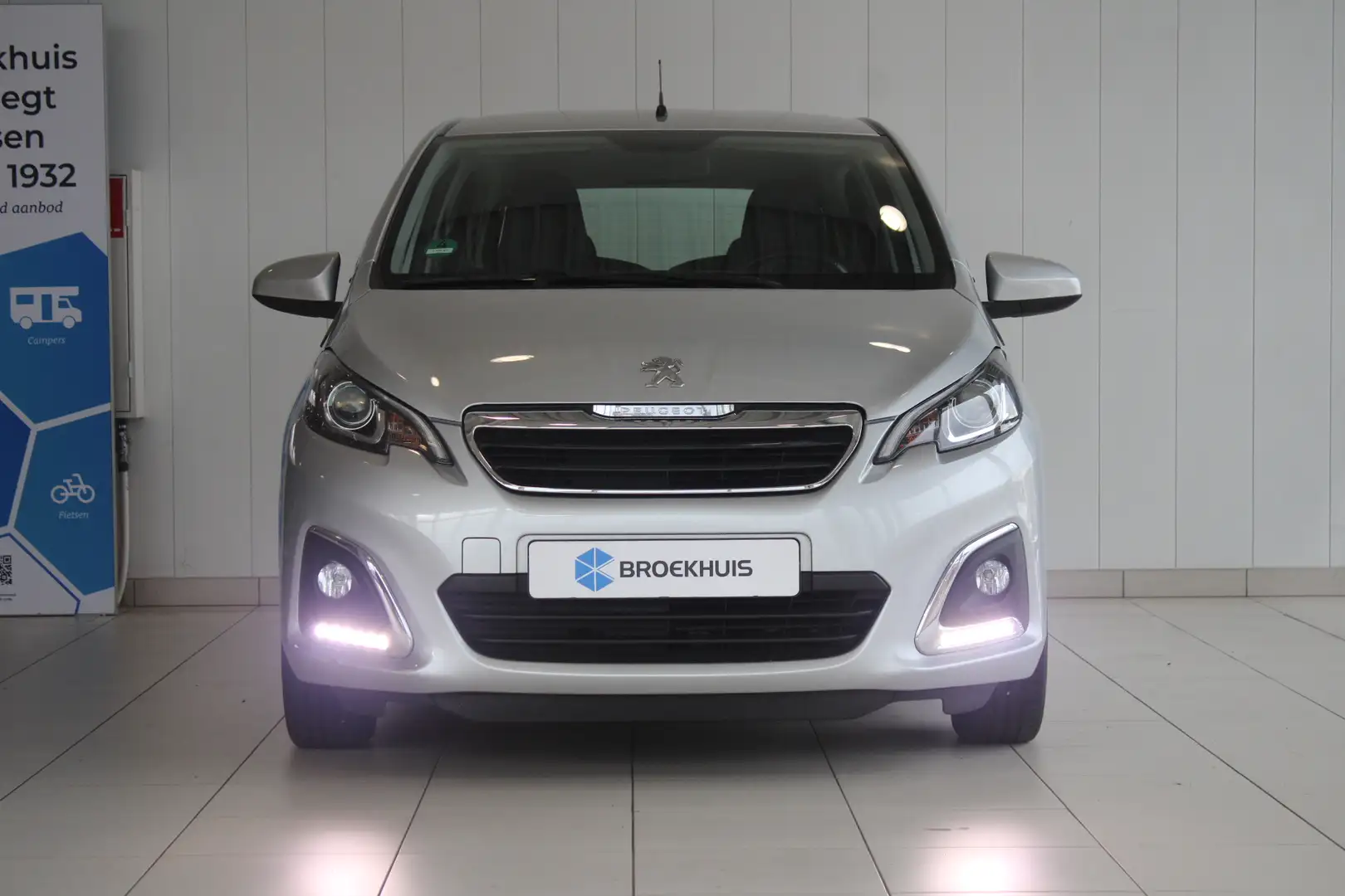 Peugeot 108 1.0 e-VTi Allure | AIRCO | APPLE CARPLAY | 15" INC Grijs - 2