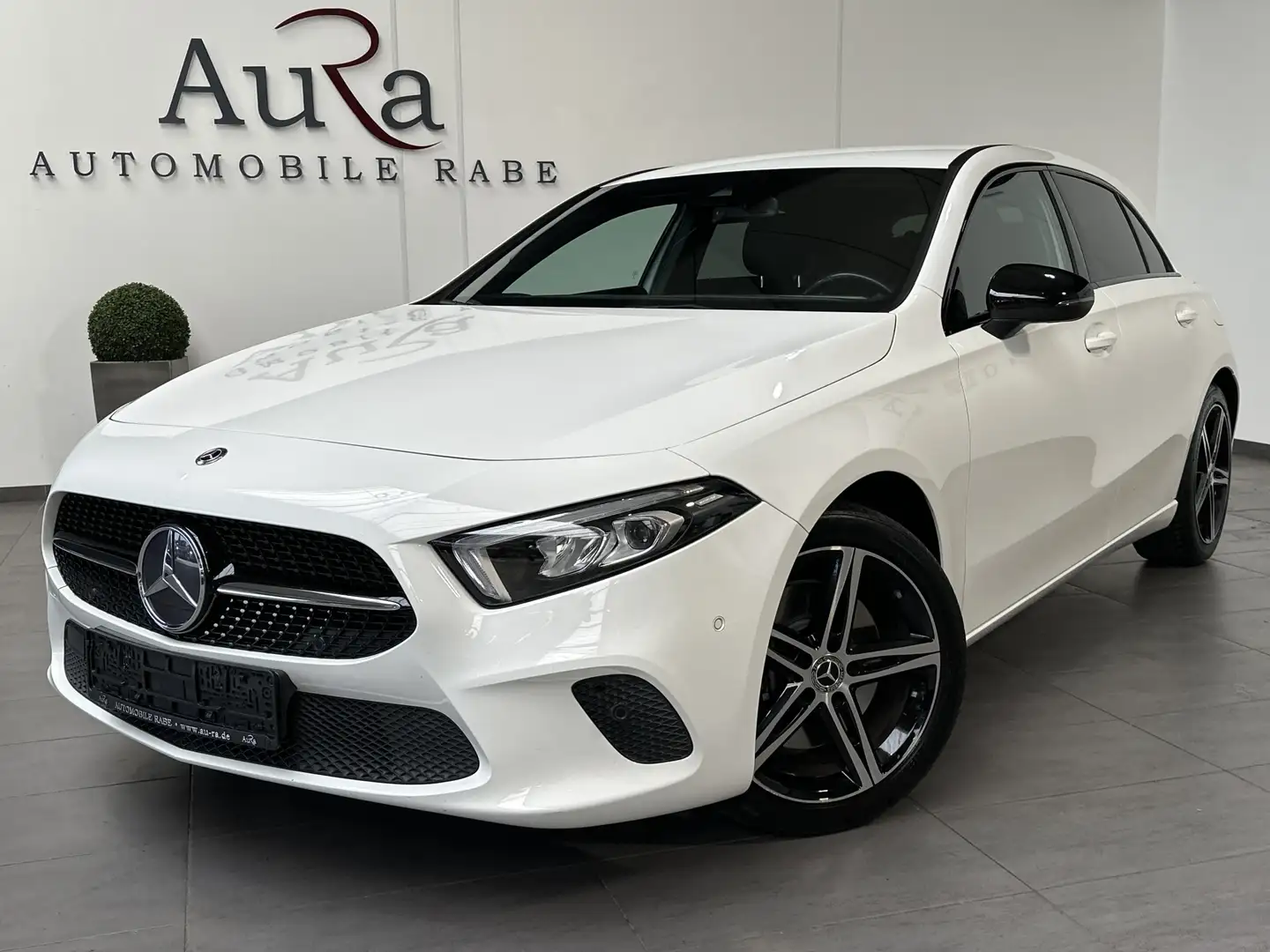 Mercedes-Benz A 250 Progressive DCT NAV+LED+SHZ+AHK+DIGDISPLAY Blanc - 2
