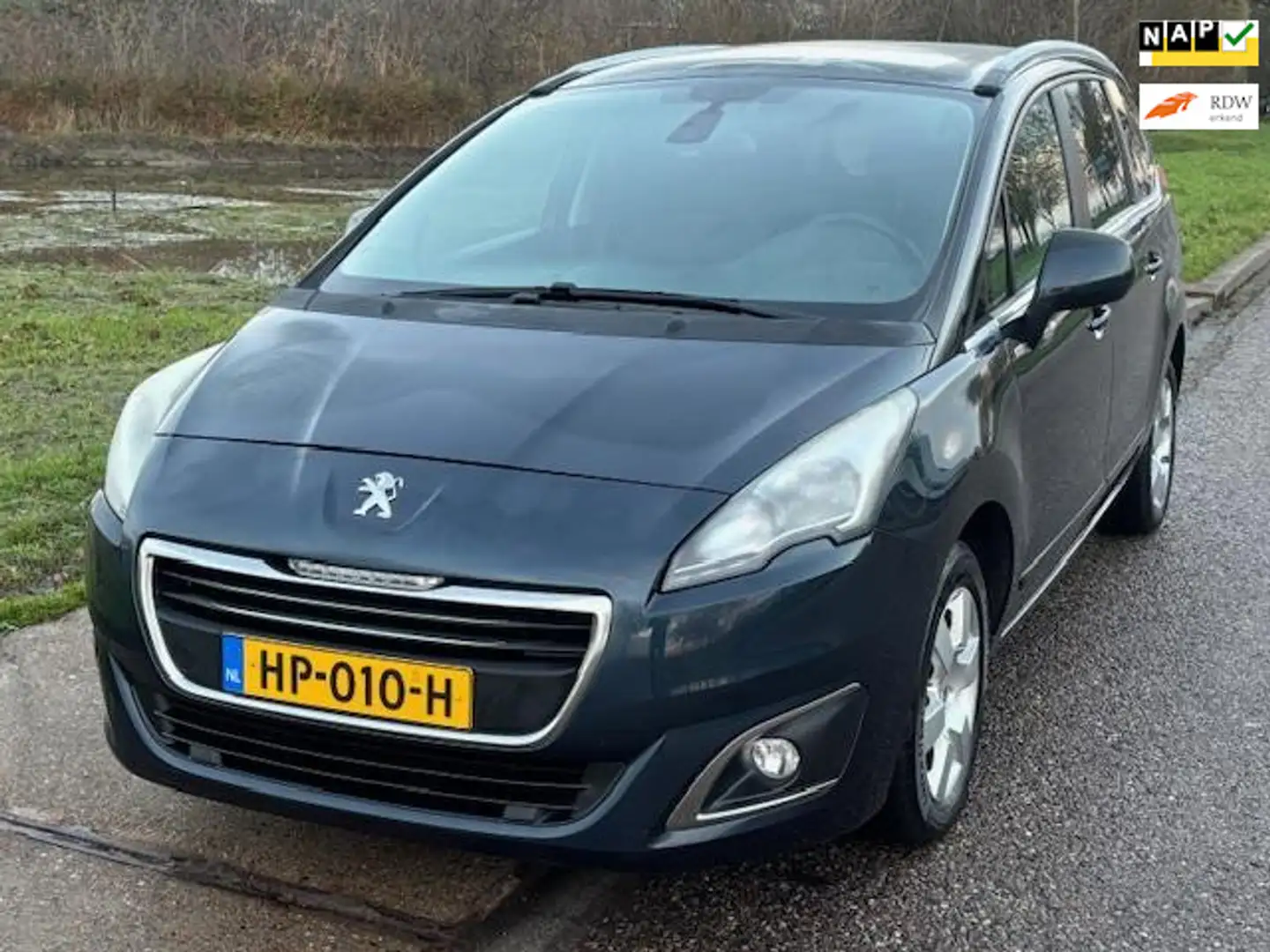 Peugeot 5008 1.2 PureTech Style 7-Pers. ECC Audio-CD/MP3 Navi L Blauw - 1