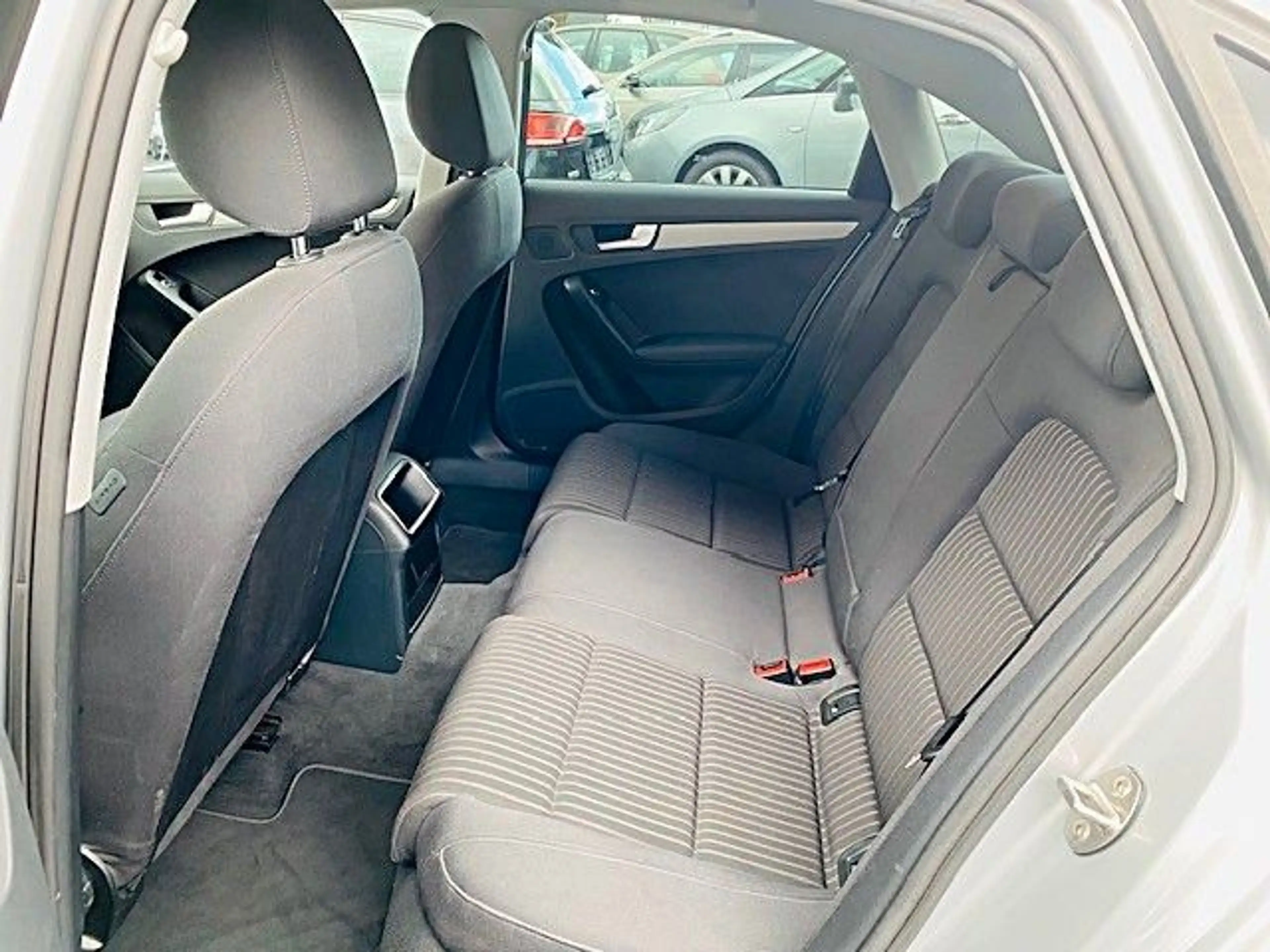 Audi A4 1.8 TFSI multitronic Ambiente — photo 15