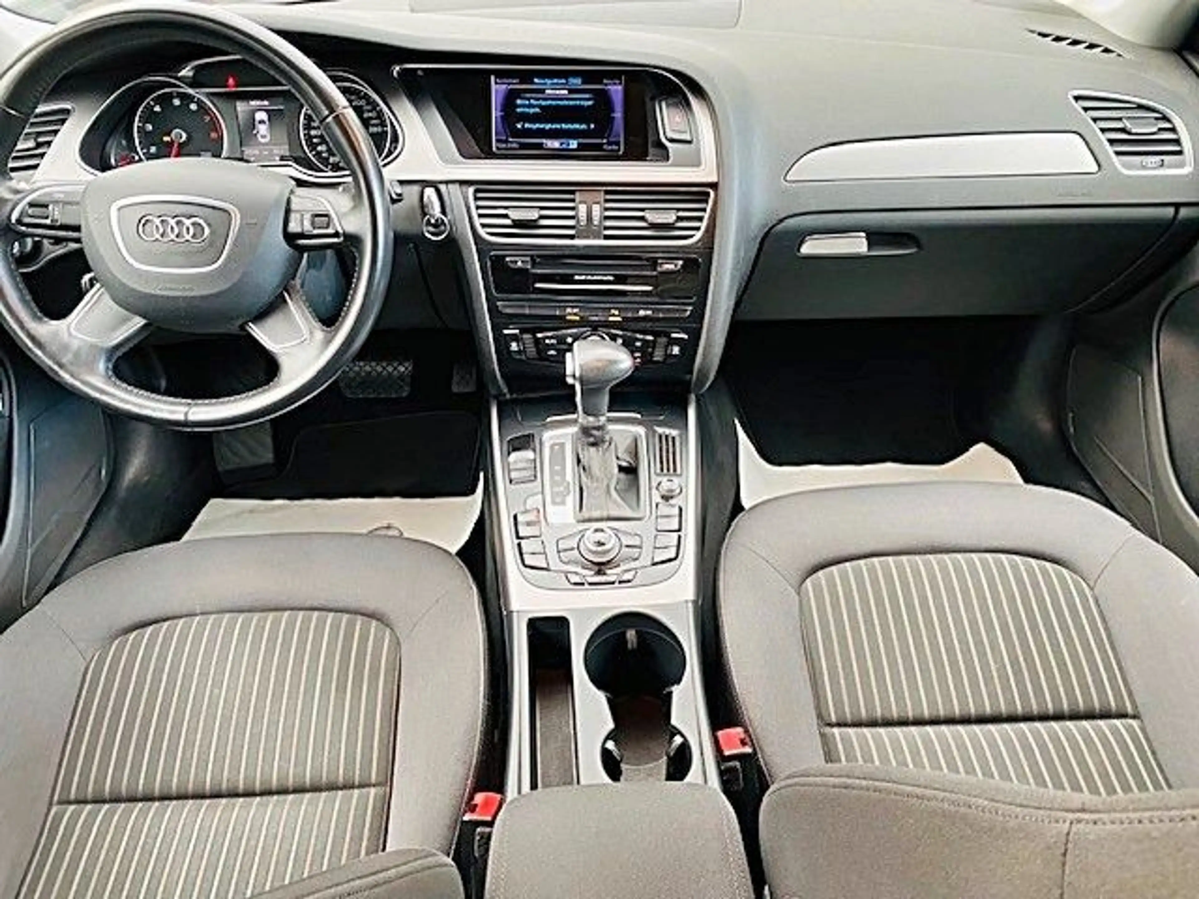 Audi A4 1.8 TFSI multitronic Ambiente — photo 12