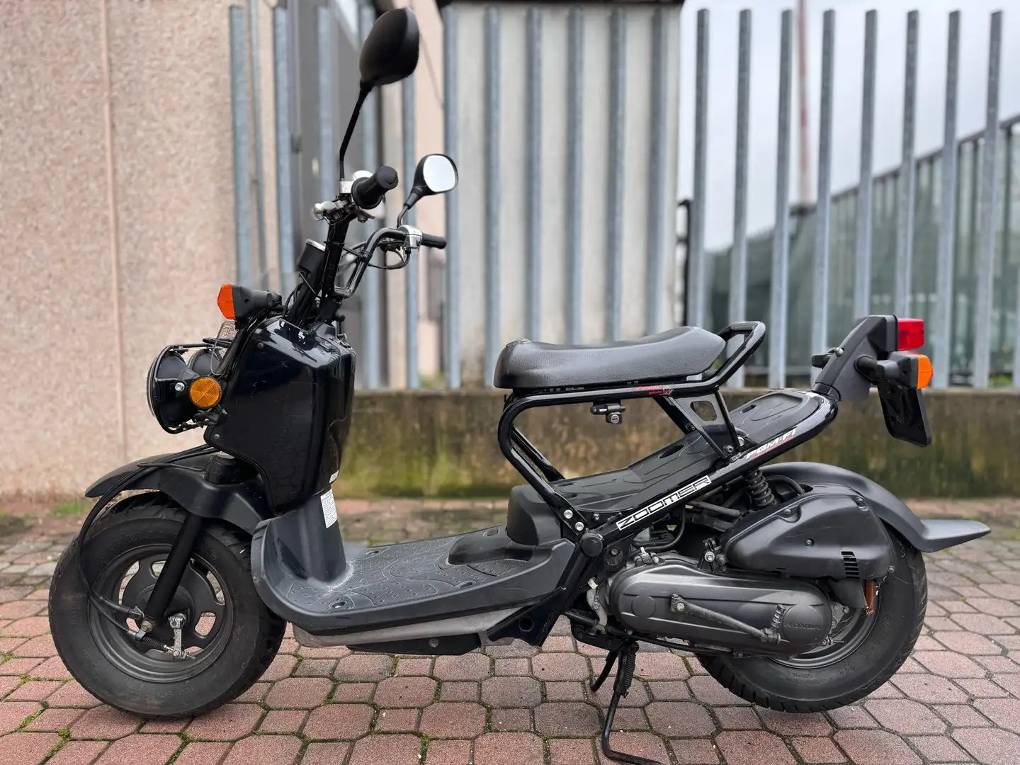 Honda Zoomer Zwart - 2