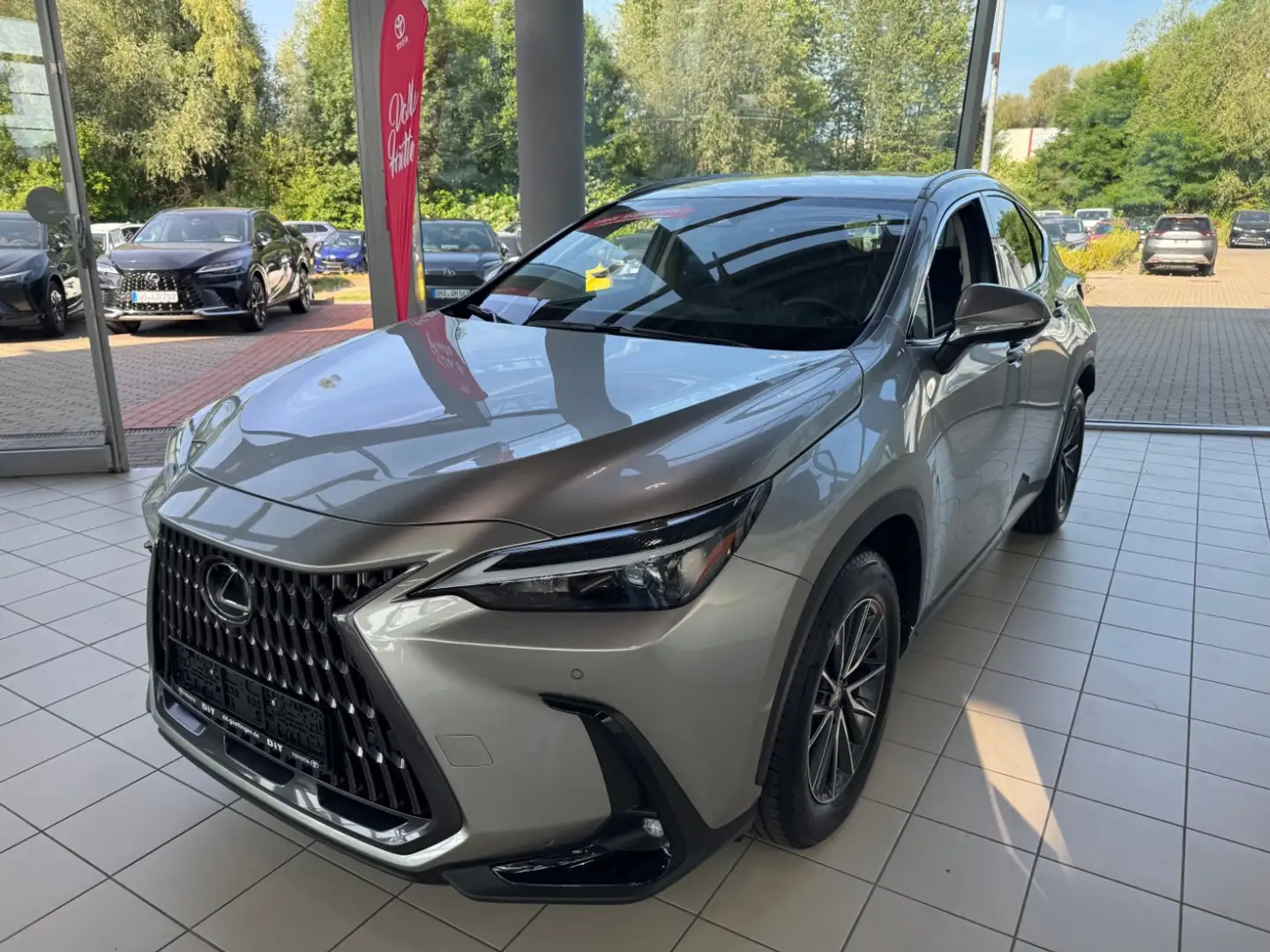 Lexus NX 350h Lexus  Business Line Connect Paket srebrna - 1