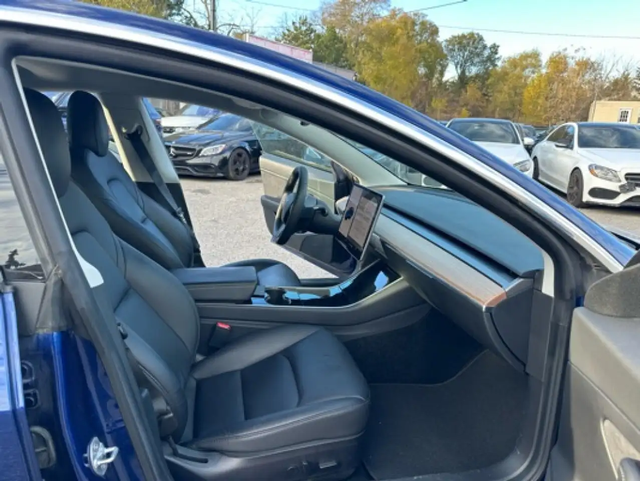 Tesla Model 3 снимка Tesla Model 3