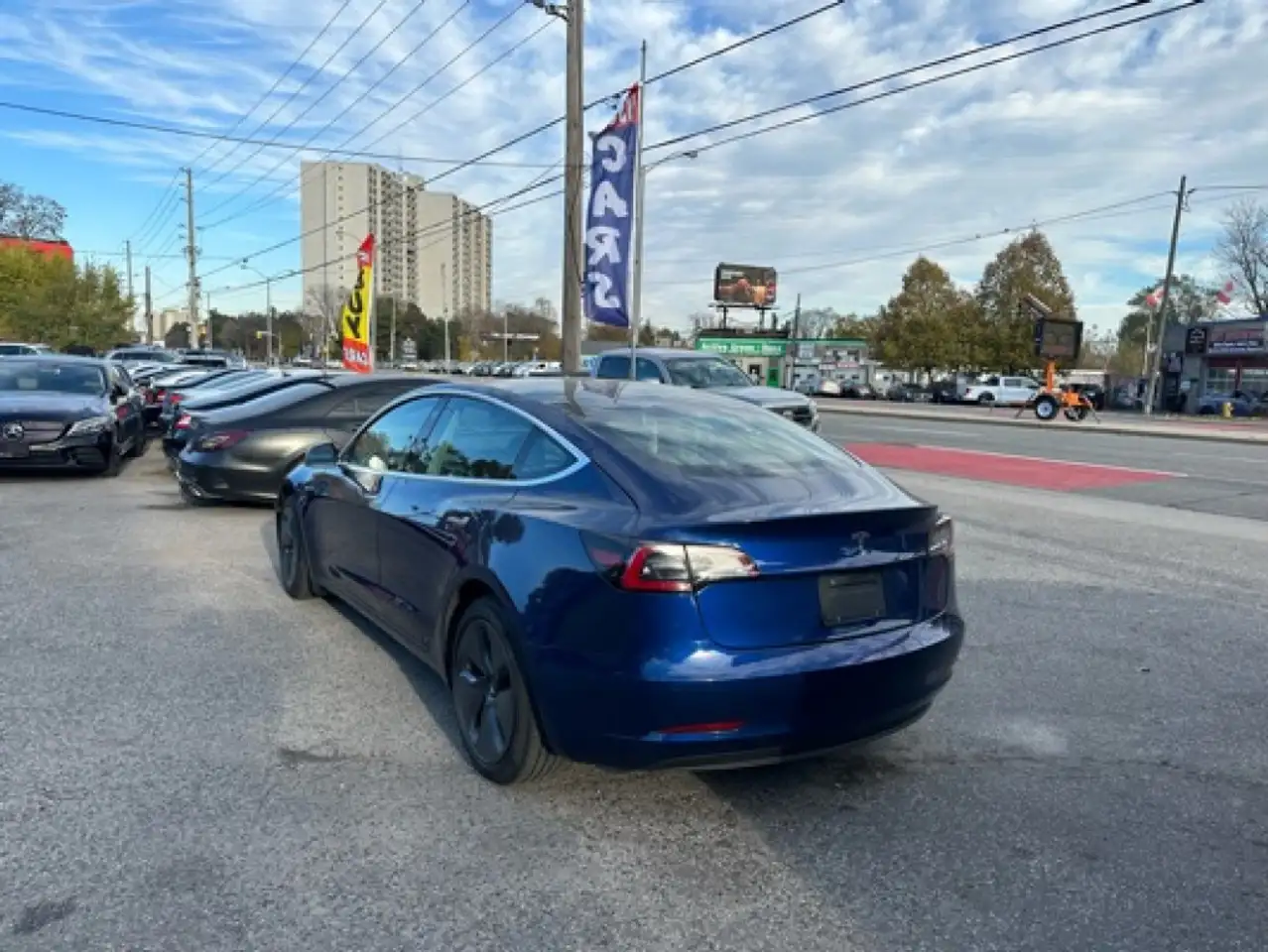 Tesla Model 3 снимка Tesla Model 3