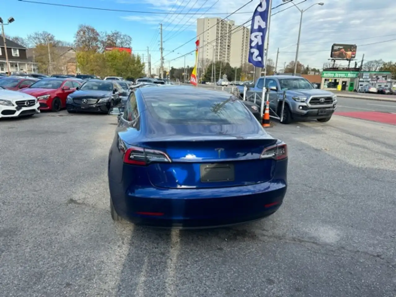 Tesla Model 3 снимка Tesla Model 3