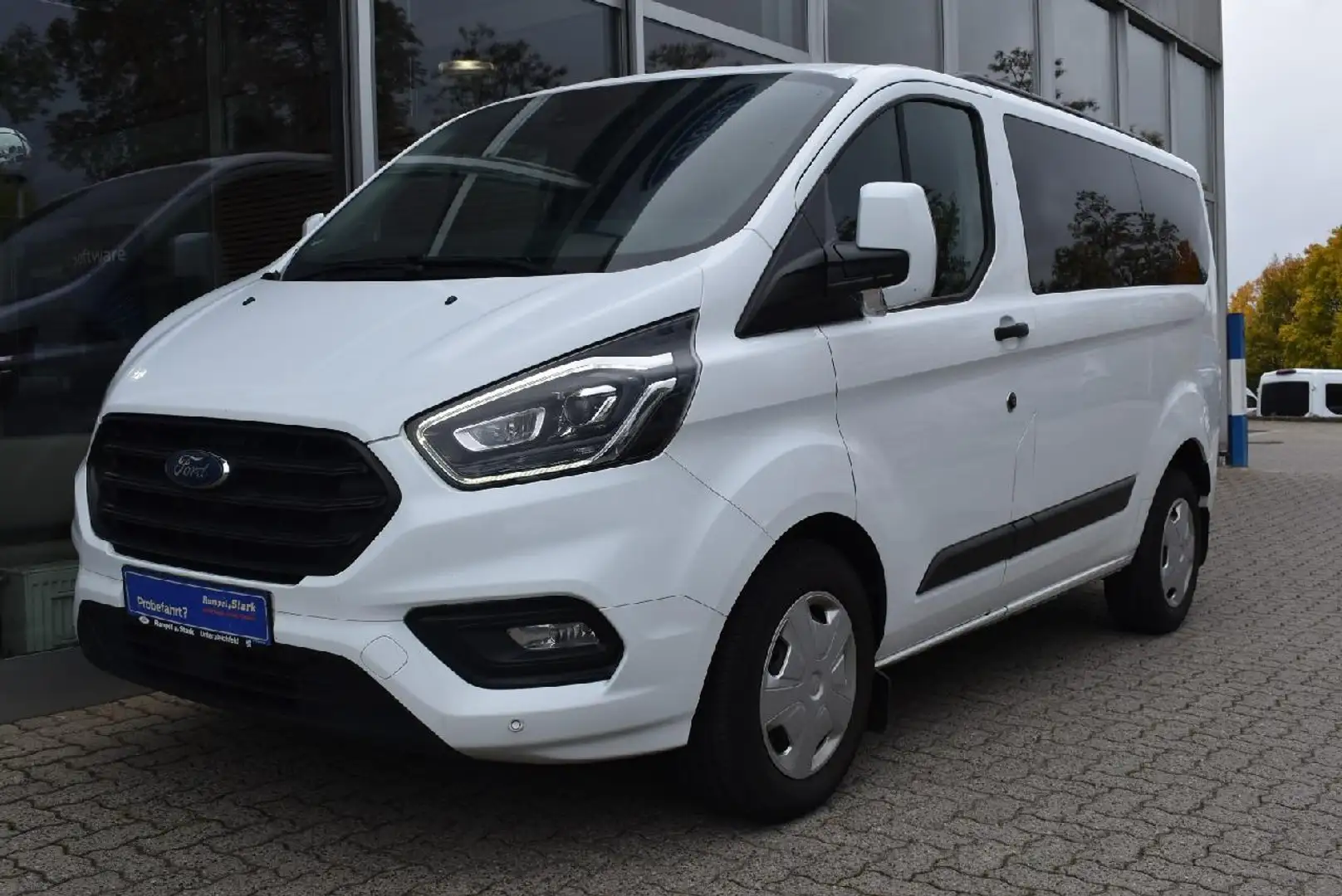 Ford Transit Custom 320 L1Trend,8Sitze,8 Fach bereift Weiß - 2