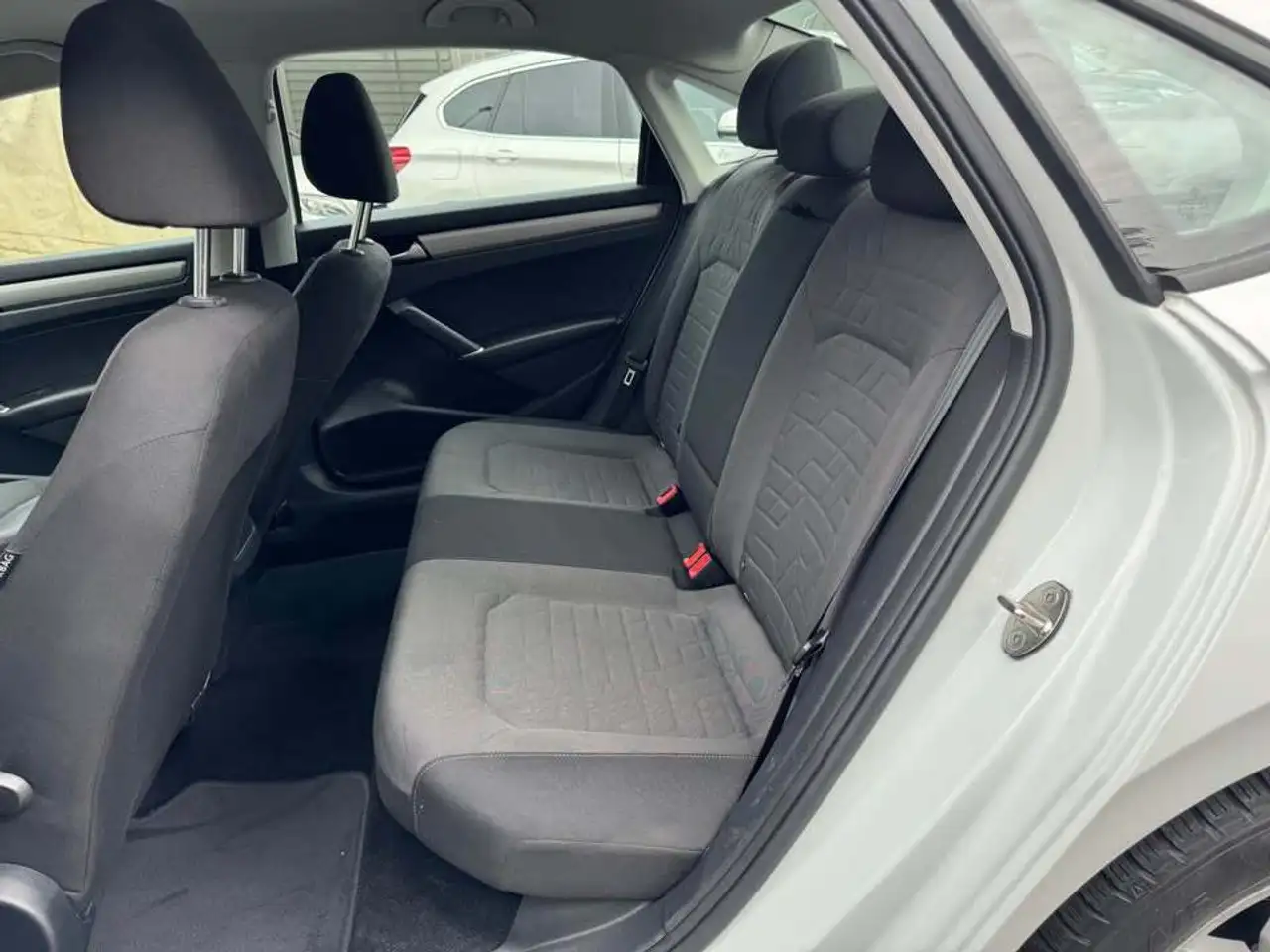 Volkswagen Passat снимка Volkswagen Passat