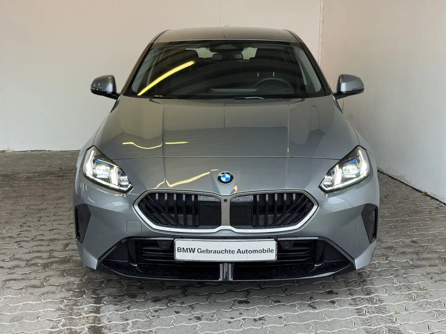 BMW 120 iA 5-trg.(F70) M Sport LiveCock.HUD.LED.ParkA Grau - 1