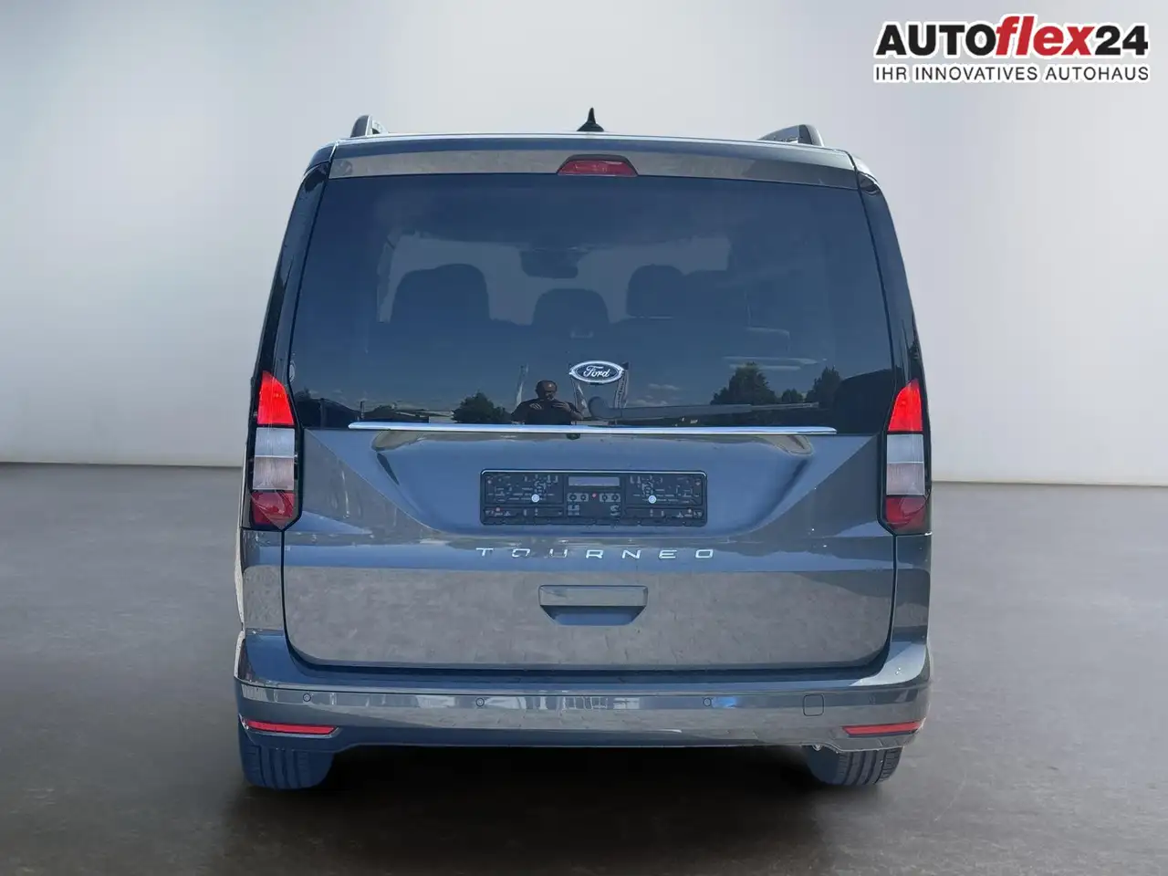 Ford Grand Tourneo Titanium 1,5 L2 7 Sitzer Klimaautomatik Anhänge... 4