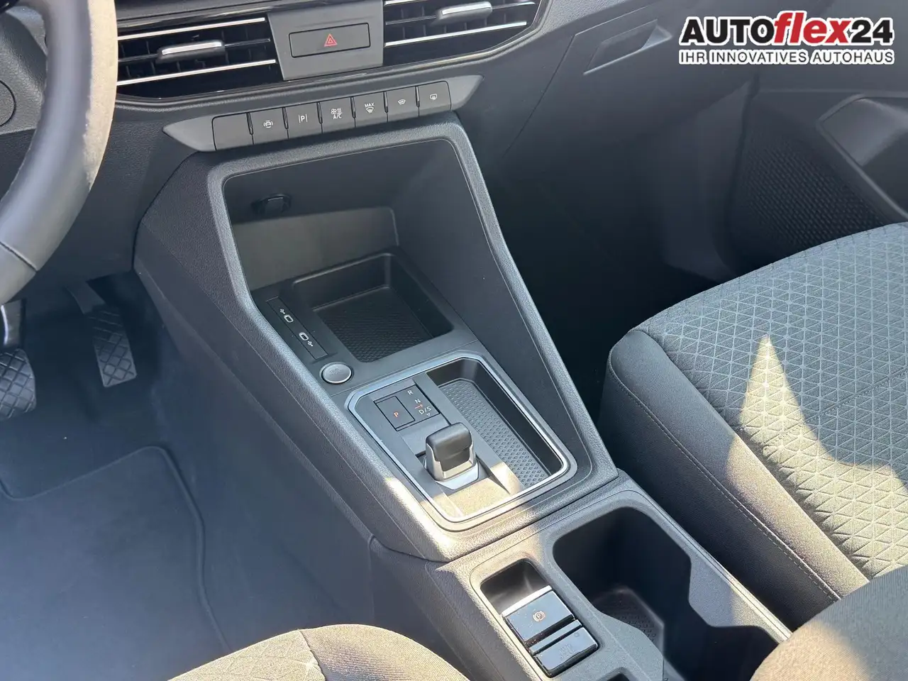 Ford Grand Tourneo Titanium 1,5 L2 7 Sitzer Klimaautomatik Anhänge... 15