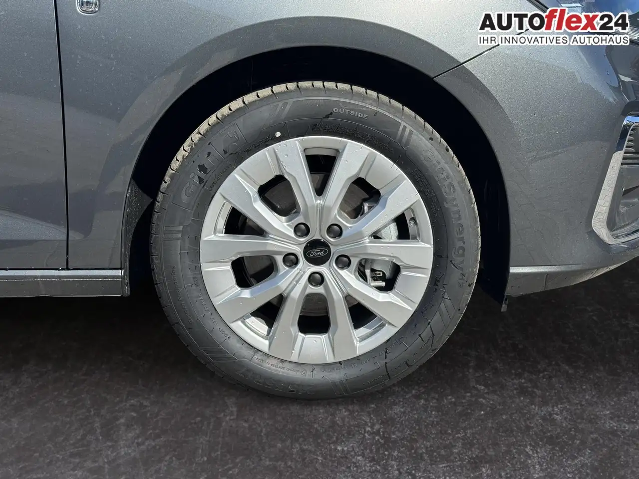 Ford Grand Tourneo Titanium 1,5 L2 7 Sitzer Klimaautomatik Anhänge... 8