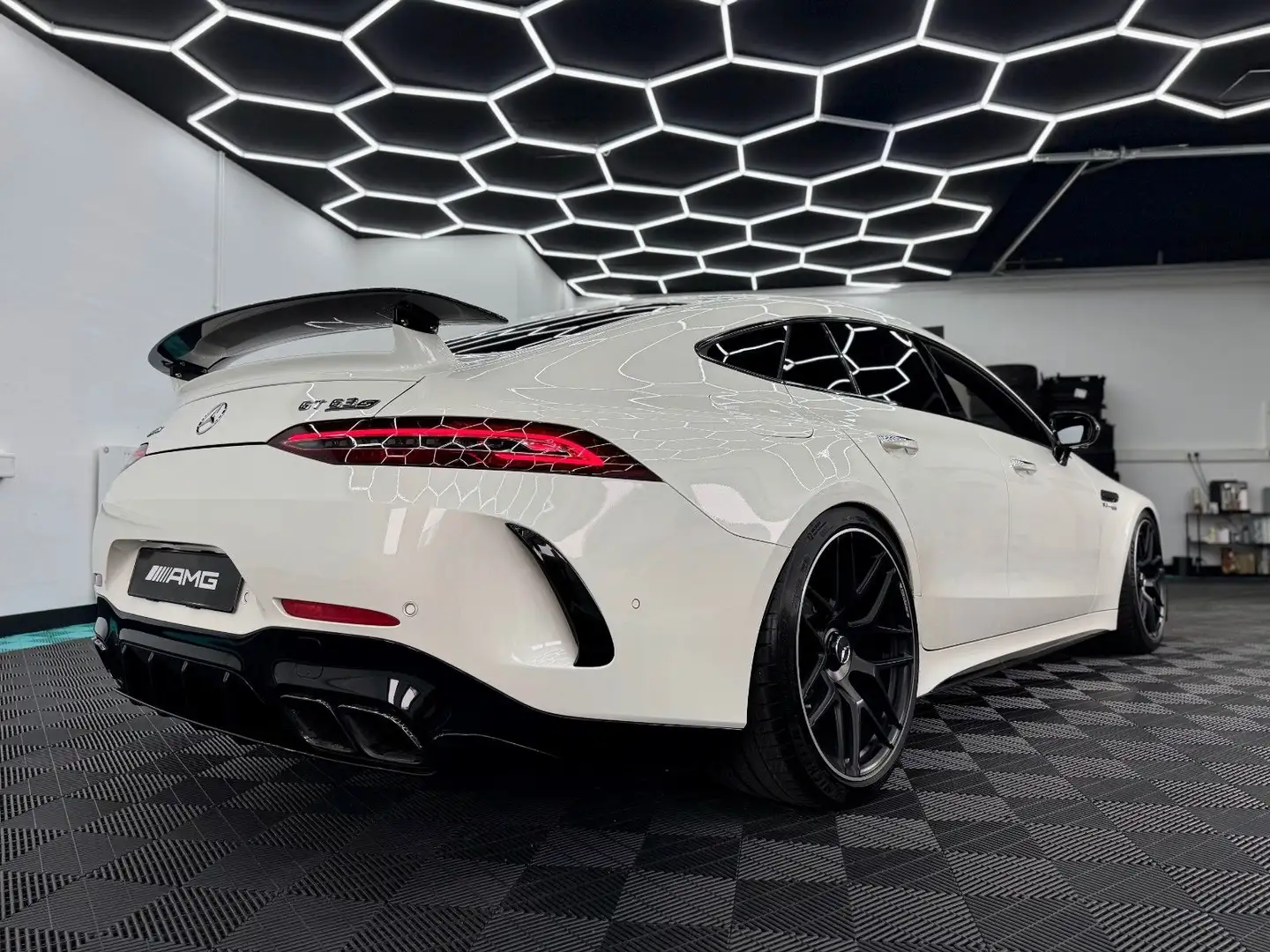 Mercedes-Benz AMG GT 4 63 S 4Matic+ 4SEATS/3DBURMESTER/KERAMIK Weiß - 1