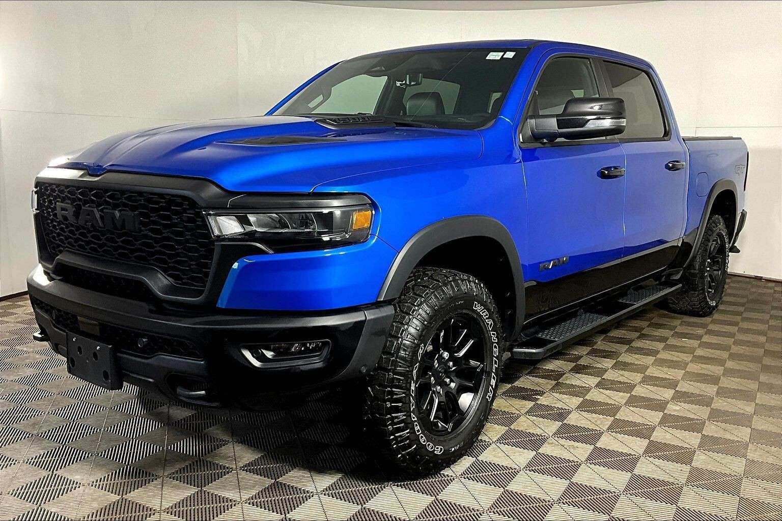 2025 RAM 1500 REBEL 4X4 CREW CAB 5'7 BOX