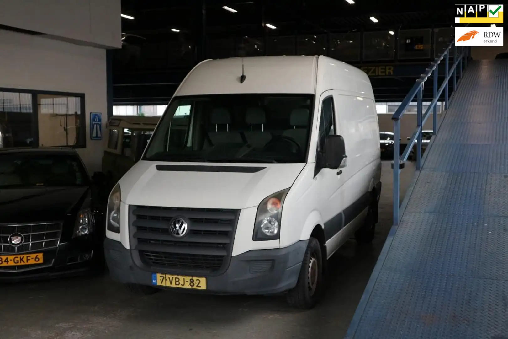 Volkswagen Crafter 46 2.5 TDI L2 / Airco / Nette Bus / Nw APK 2025 ! - 1