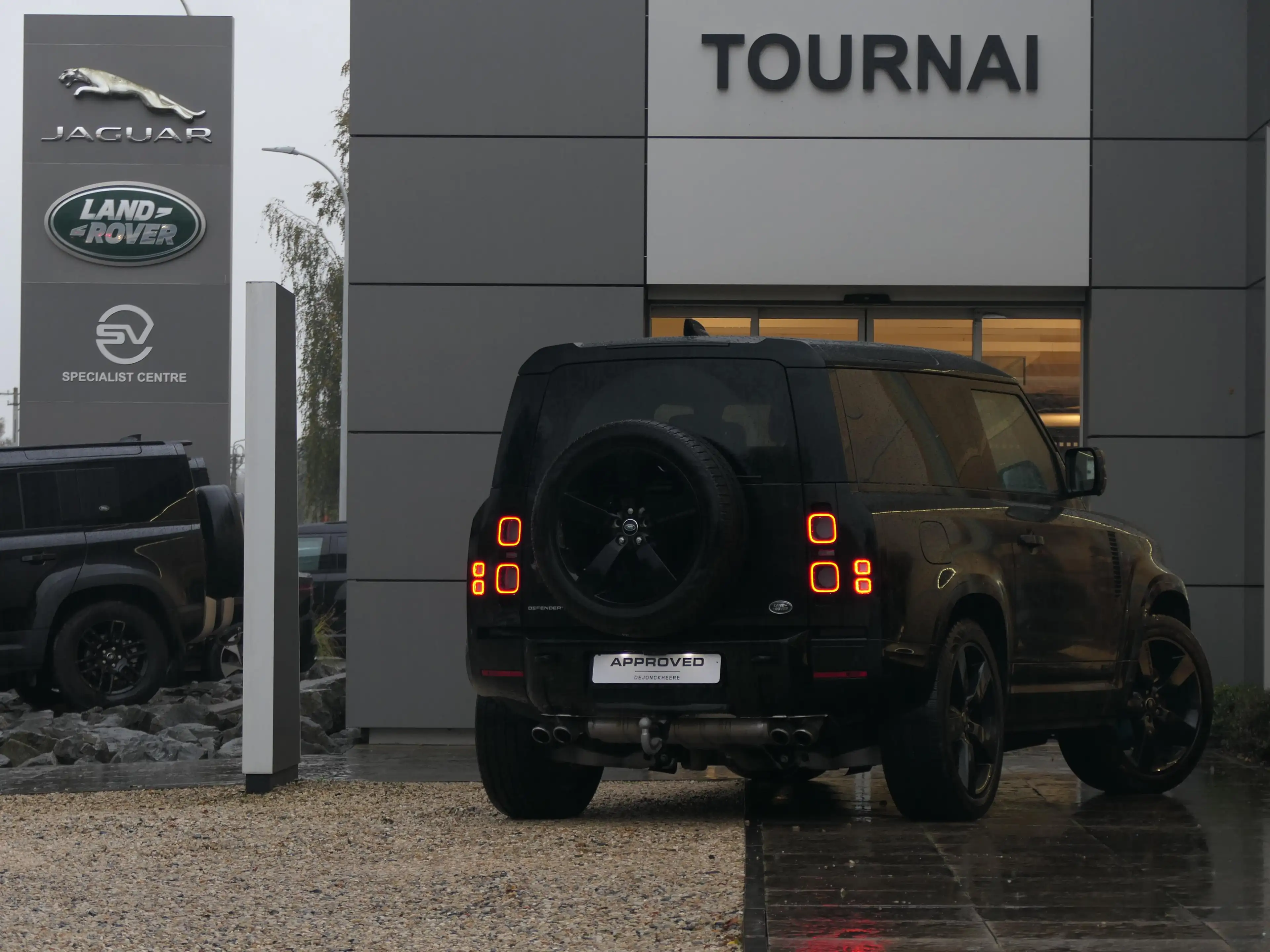 Land Rover Defender 90 P525 V8 JAMES BOND Edition | PANO | TOWB | MERI — photo 2