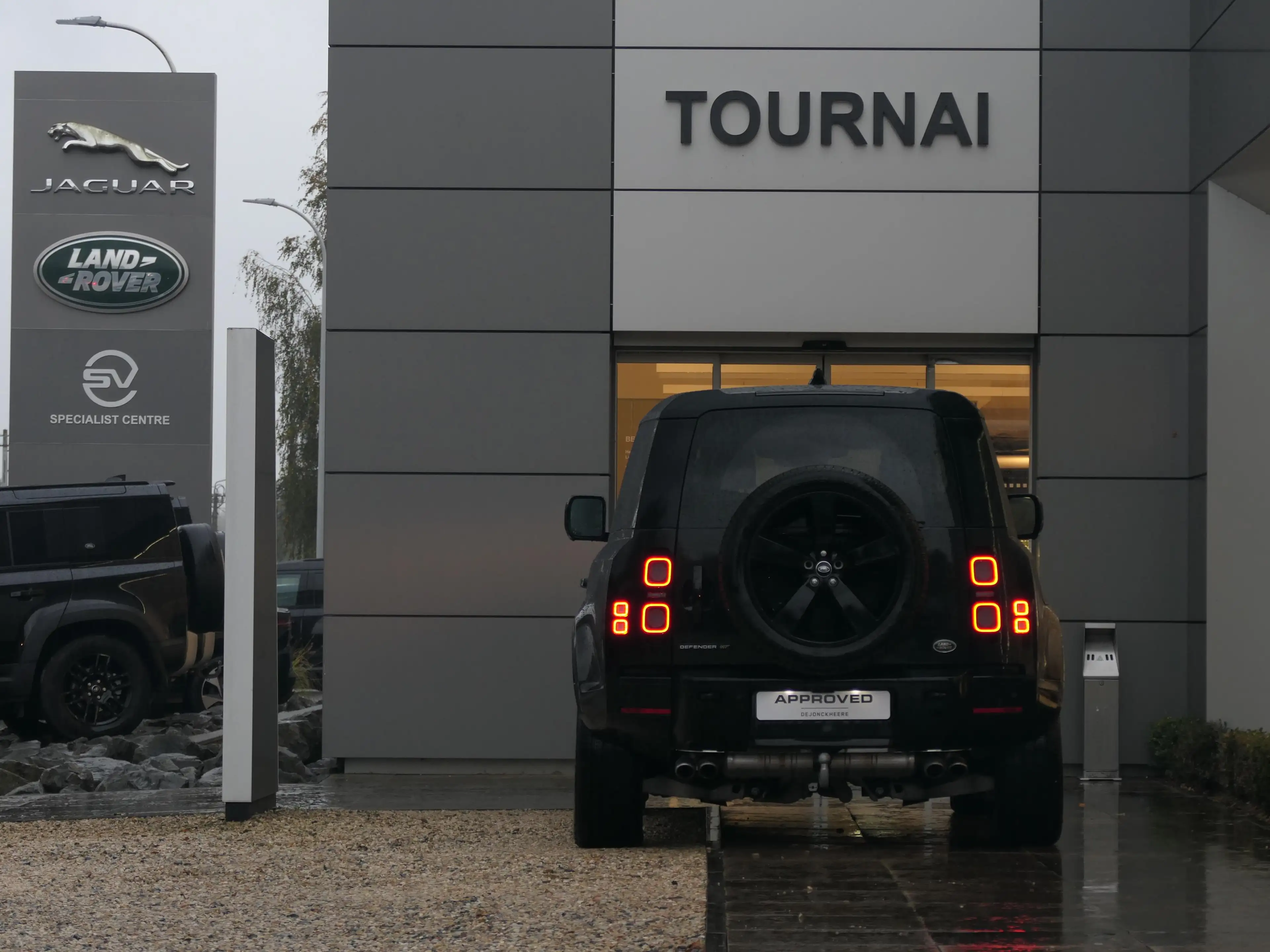 Land Rover Defender 90 P525 V8 JAMES BOND Edition | PANO | TOWB | MERI — photo 7