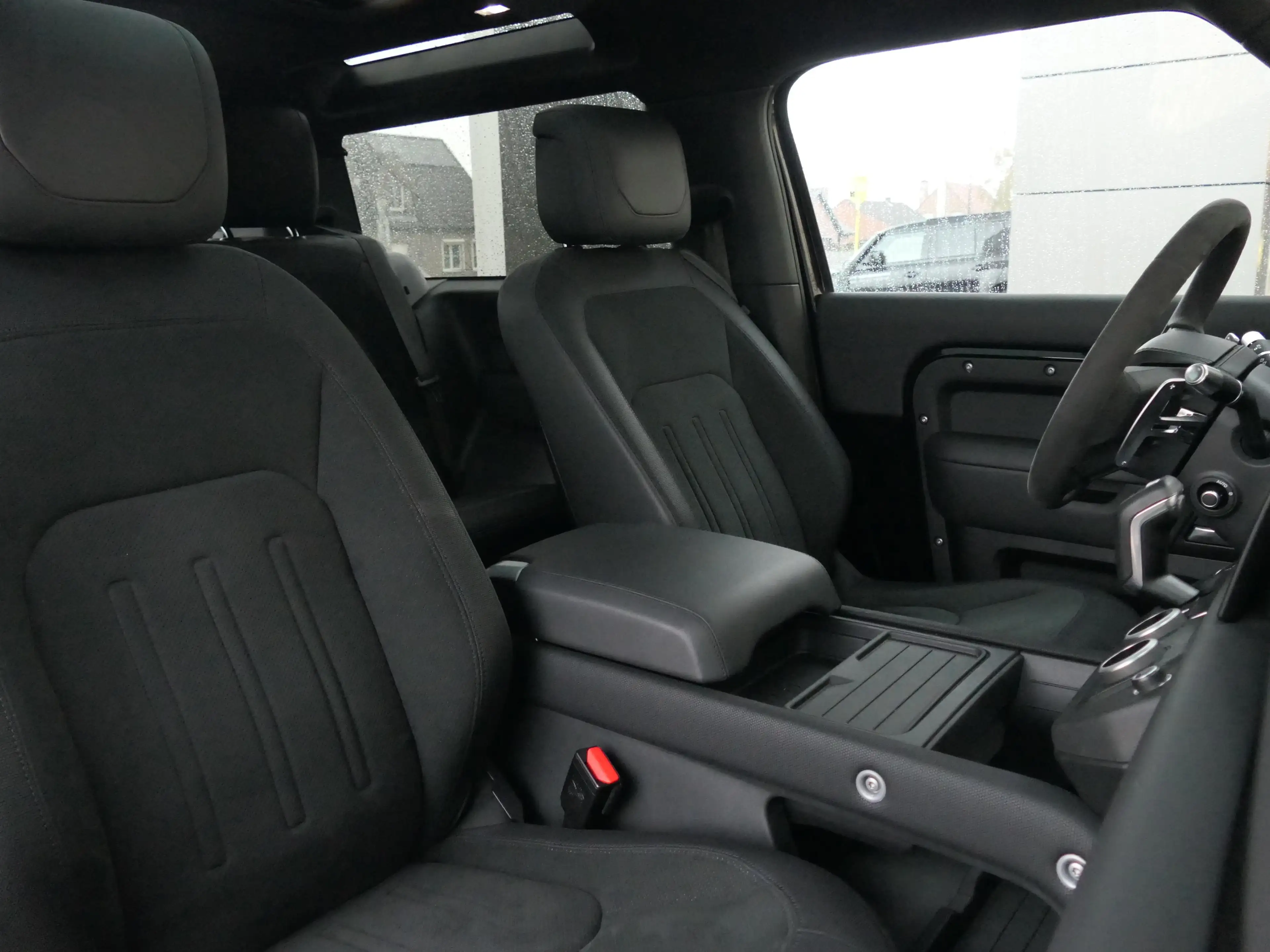 Land Rover Defender 90 P525 V8 JAMES BOND Edition | PANO | TOWB | MERI — photo 4