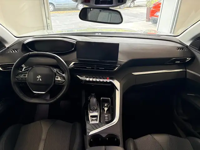 Peugeot 3008 view 8