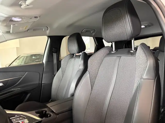 Peugeot 3008 view 10