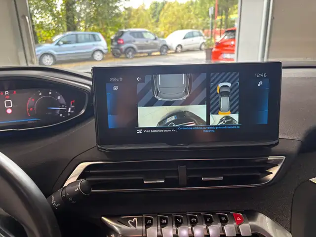 Peugeot 3008 view 9