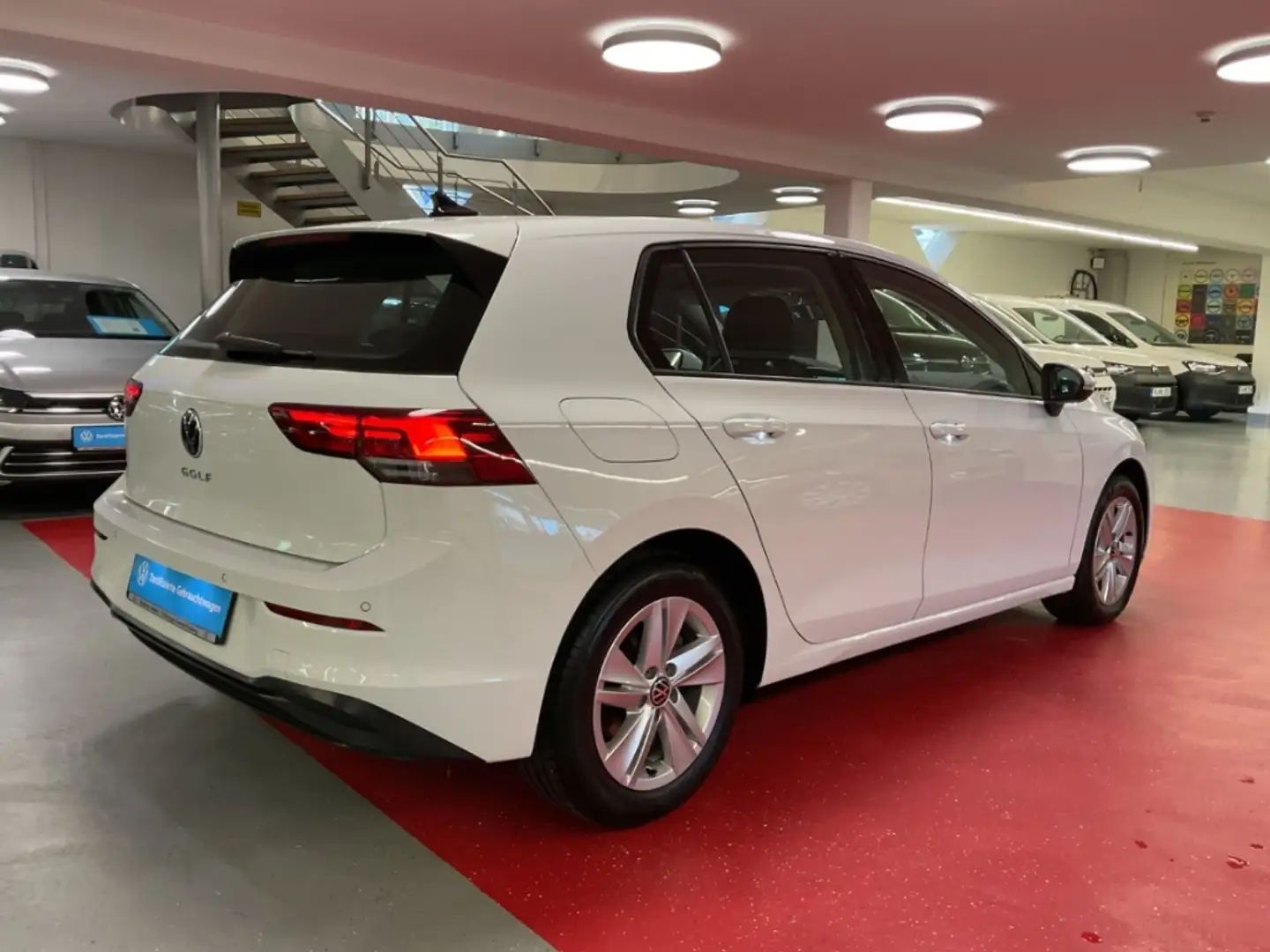 Volkswagen Golf Life 2.0 TDI Navi LED ACC Klima Sitzheizung Weiß - 2