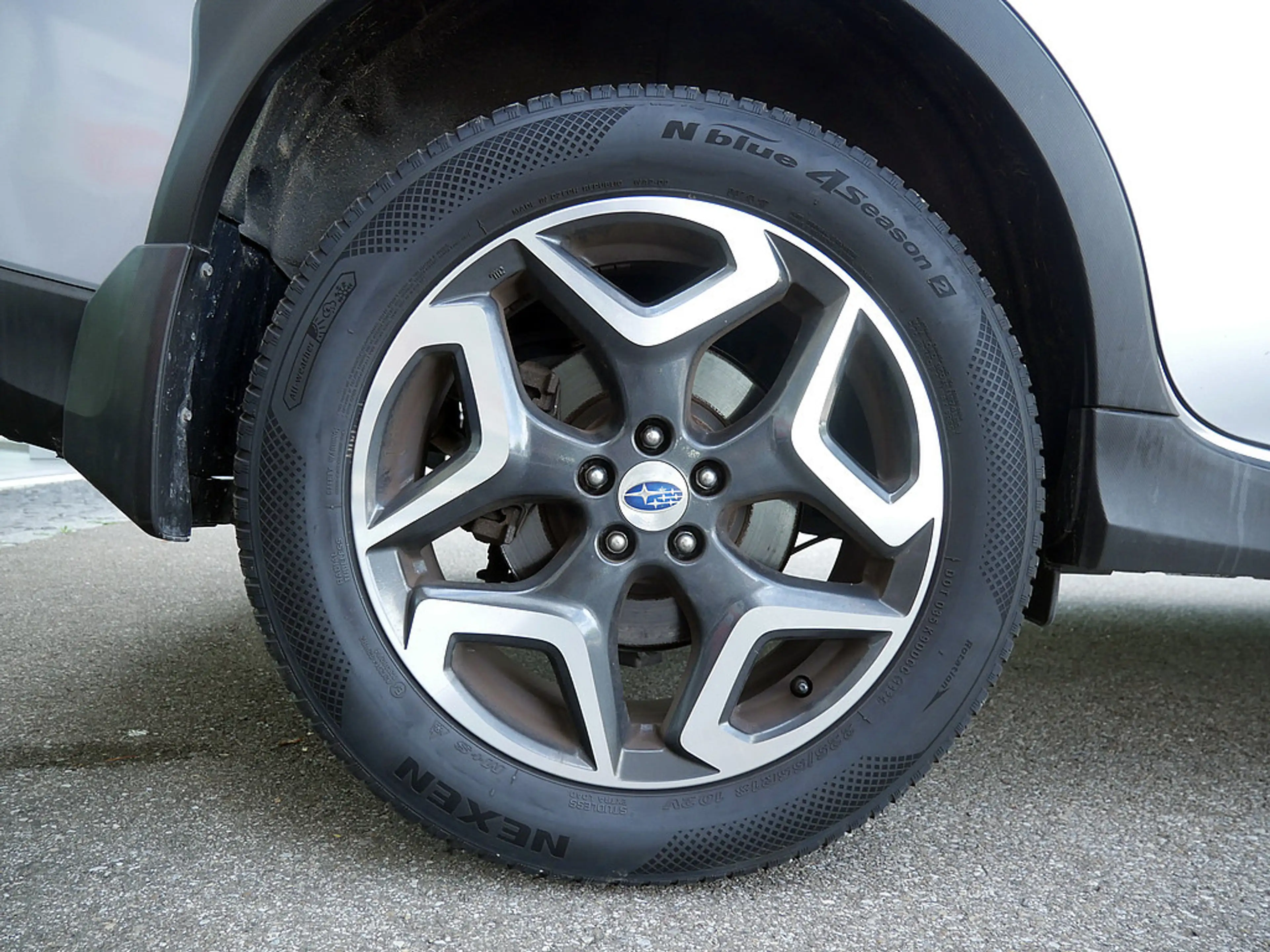 Subaru XV 2.0i Lineartronic Exclusive HGSD ACC LED — photo 8