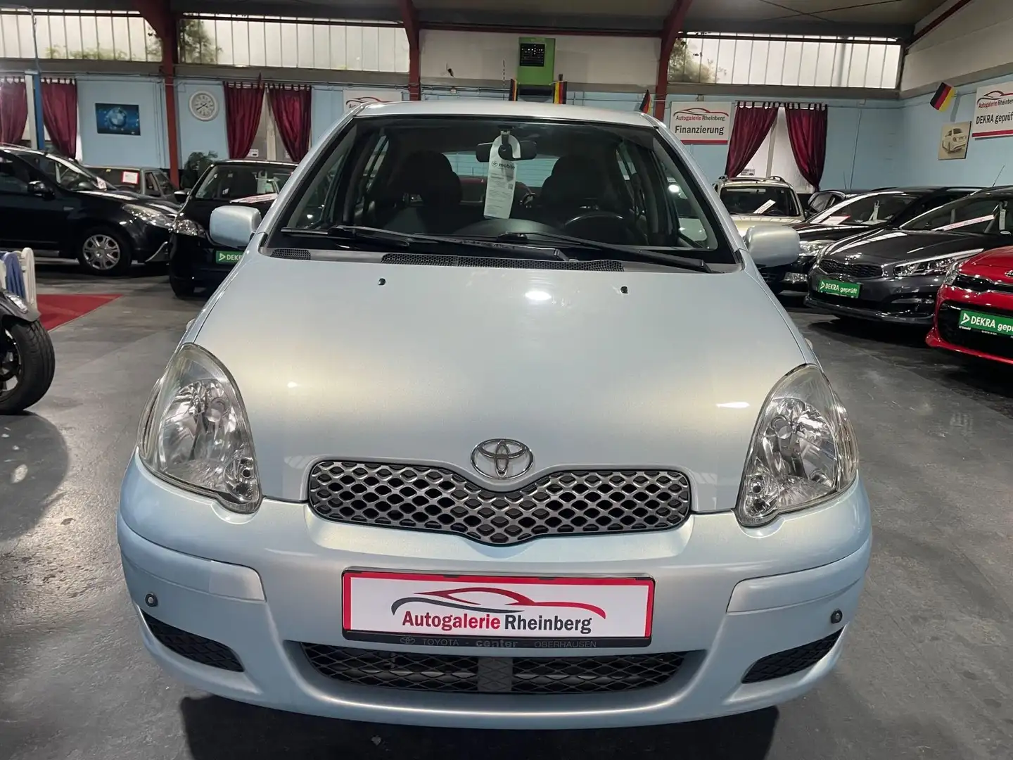 Toyota Yaris 1.3*KLIMA*EINPARKHILFE*ALLWETTER*TÜV NEU Blauw - 2