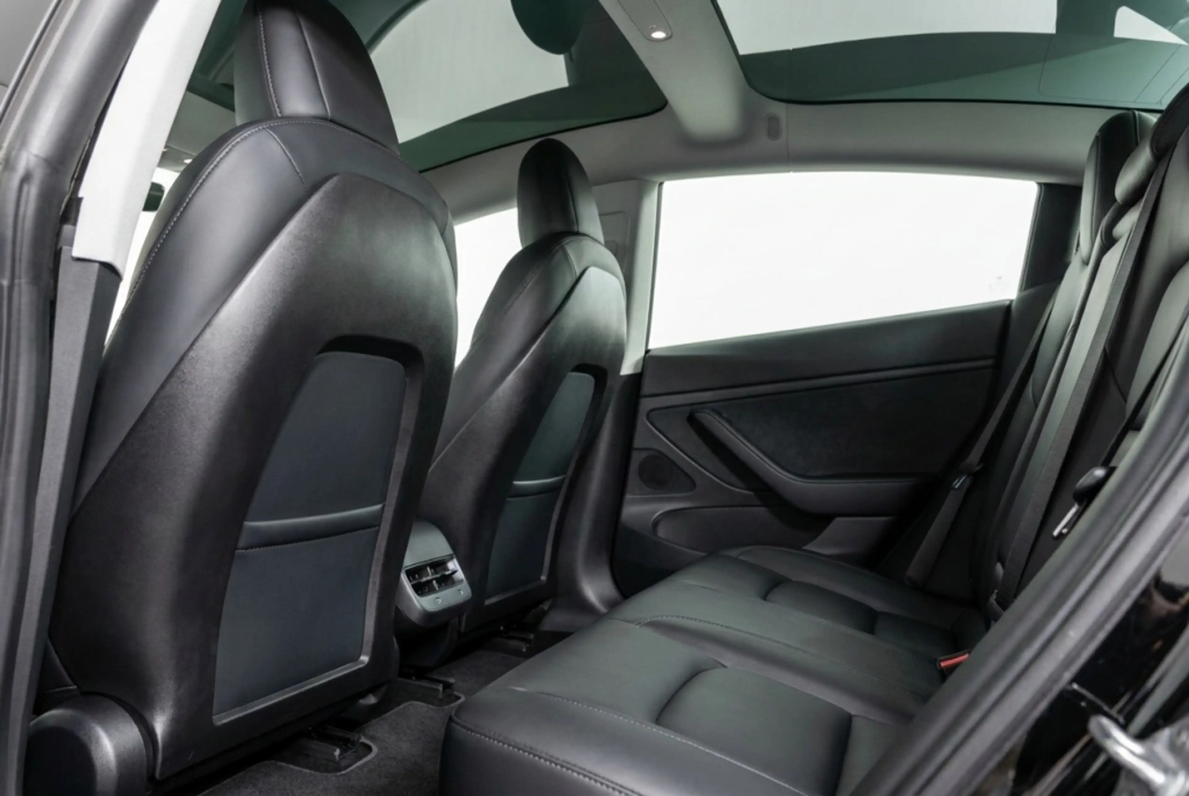 Tesla Model 3 Standard range RWD Plus 60 kWh 86% SOH l NL Auto l — photo 11
