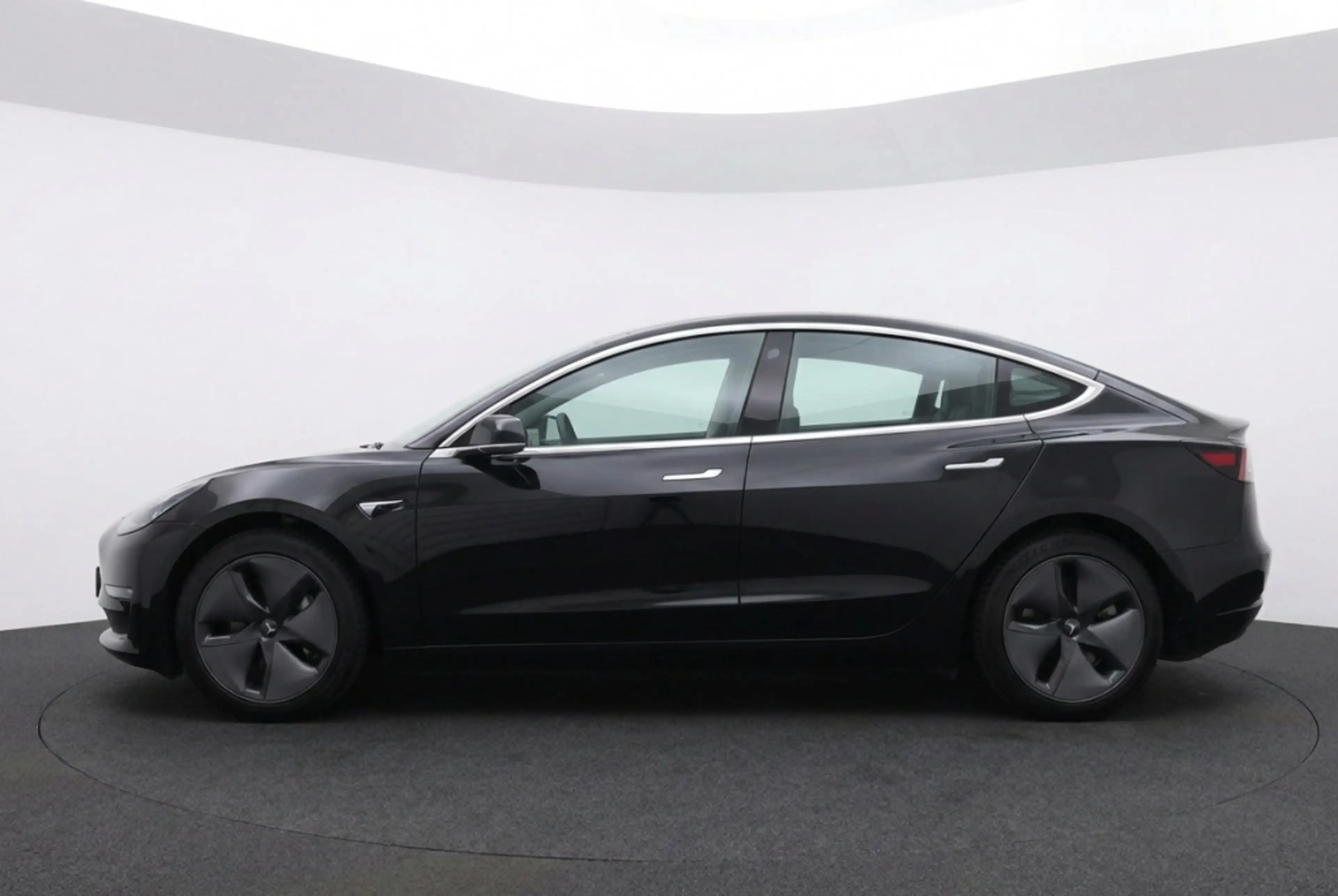 Tesla Model 3 Standard range RWD Plus 60 kWh 86% SOH l NL Auto l — photo 2