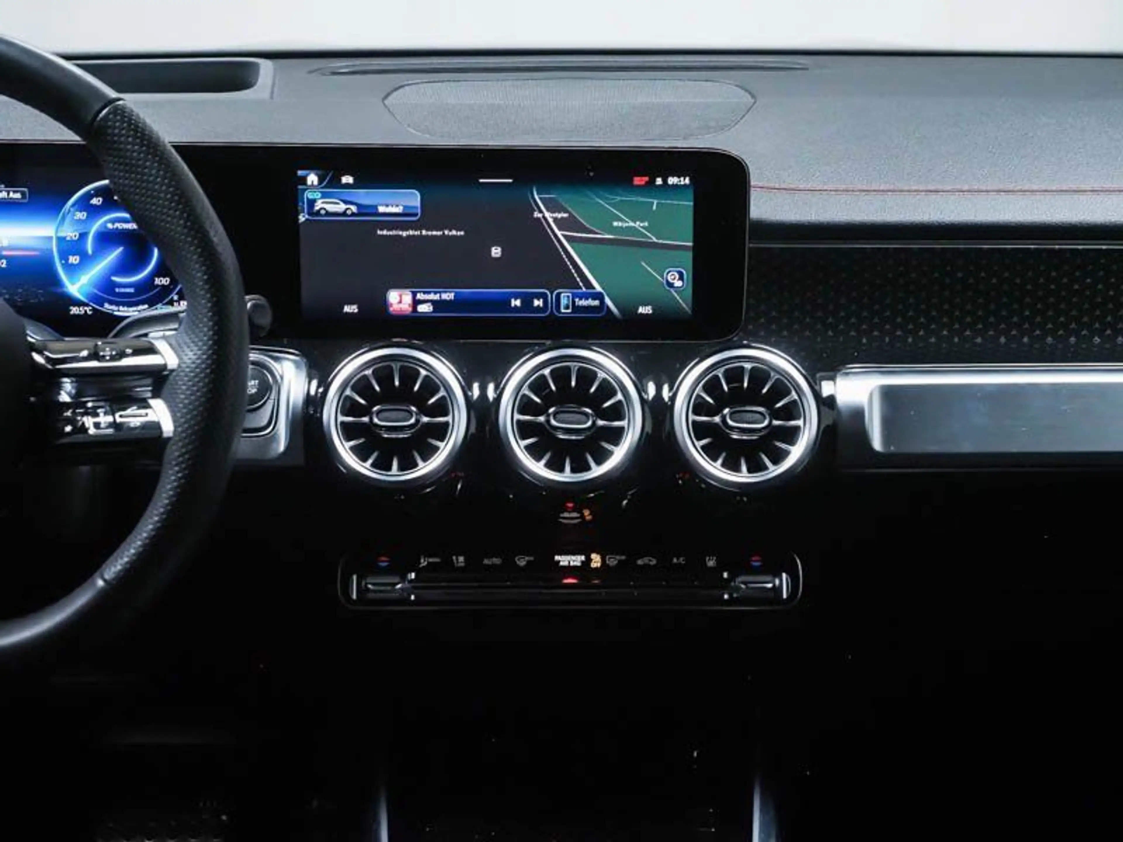Mercedes-Benz EQB 250 AMG-PREMIUM FAP MEMORY 360° KEYLG WDGS — photo 9
